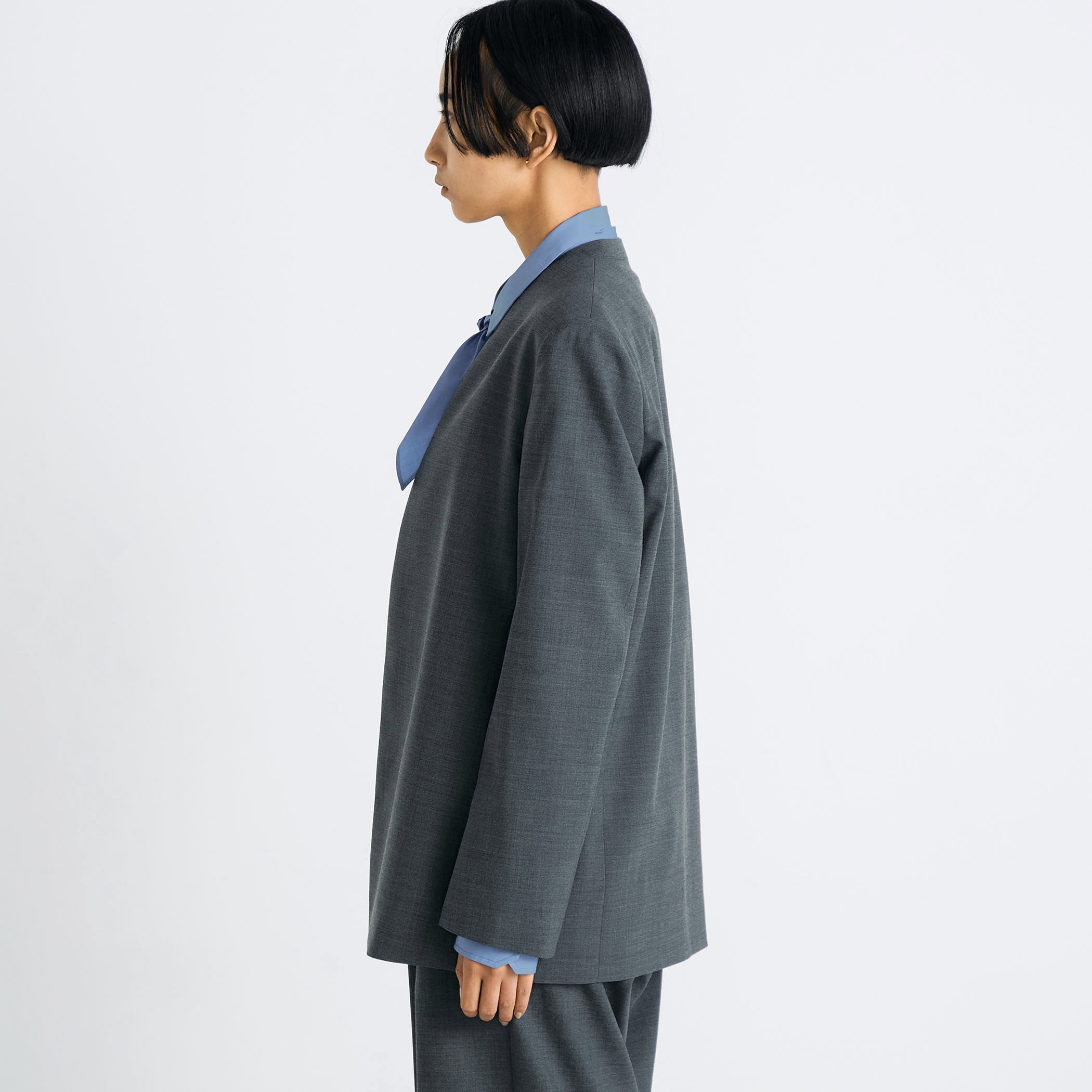 ☆美品☆トゥモローランド ノーカラージャケット 背抜き 麻紺 日本製 グレー S SILK AIR GREY ノッチドカラージャケット｜トゥモローランド