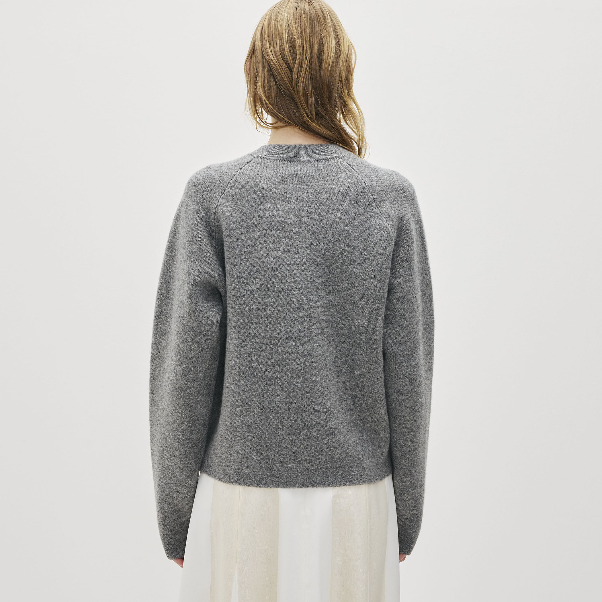 toteme グレー　ニットカーディガン TOTEME Hammered button クルーネックカーディガン｜トゥモローランド