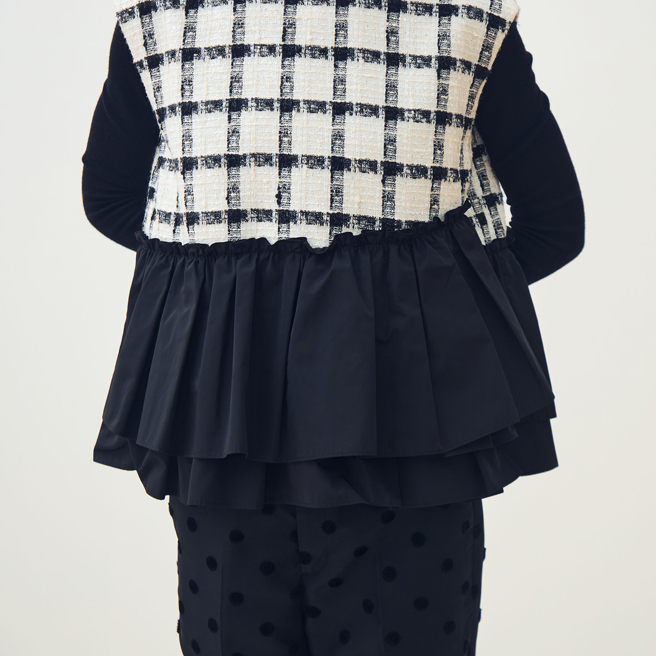 タッタースパンコール ティアードフリルトップス｜トゥモローランド