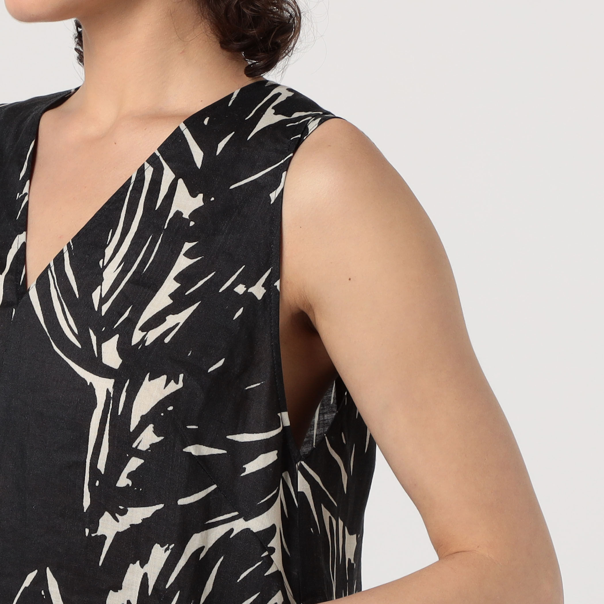 WRITEWELL リーフパターンVネックドレス｜トゥモローランド 公式通販