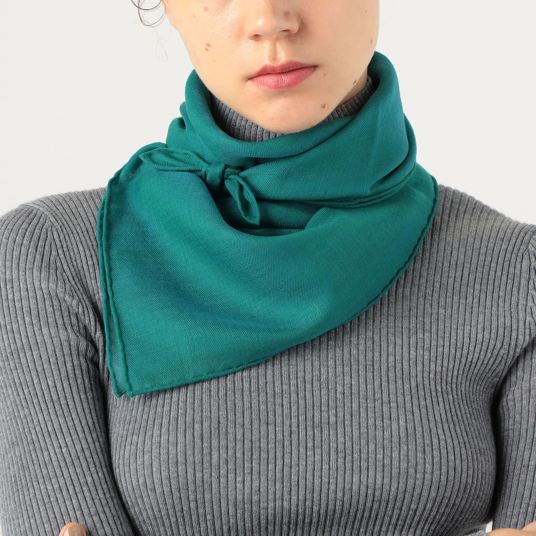 BEGG×CO Wispy Solid Square ストール｜トゥモローランド 公式通販
