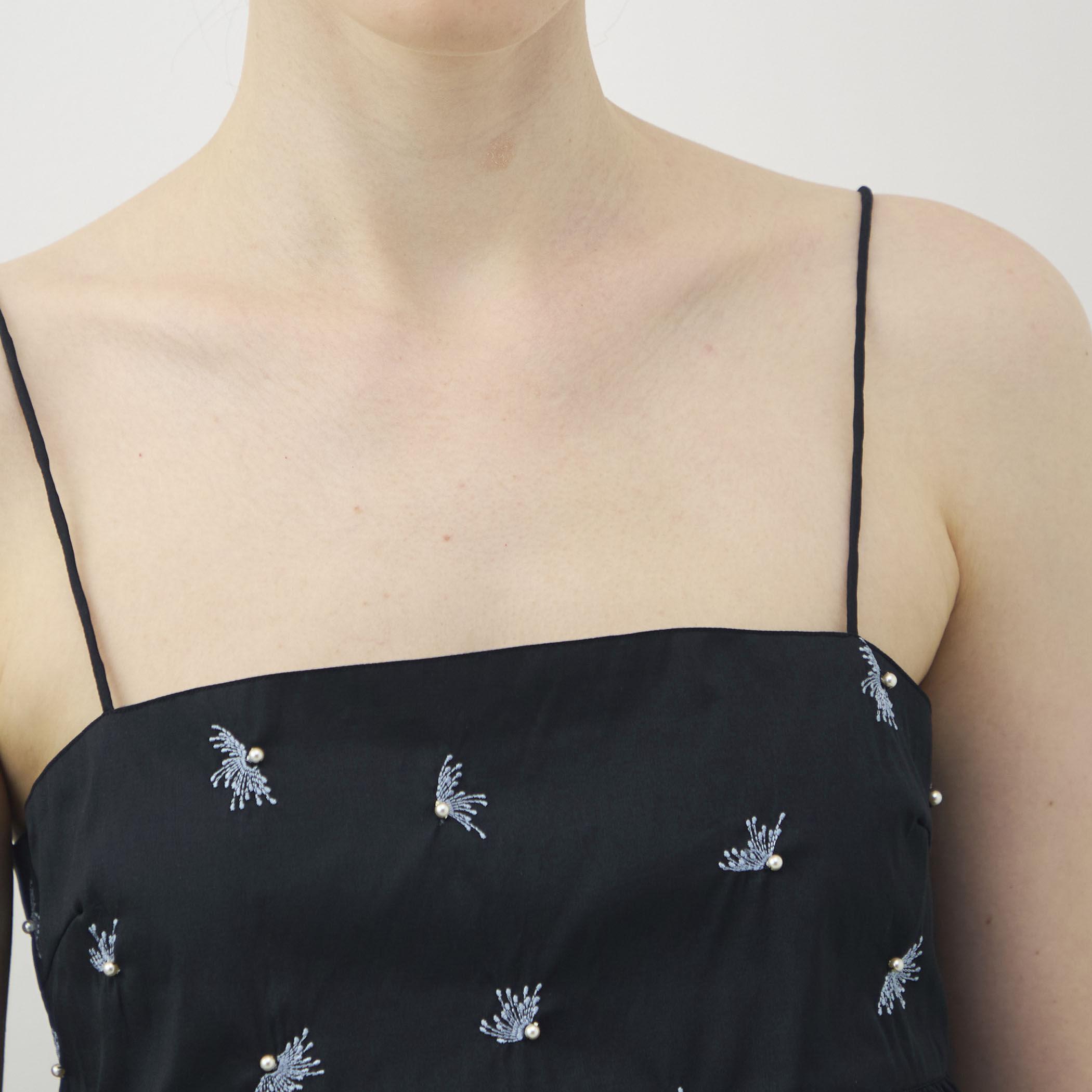 別注】ne Quittez pas BLACK Camisole Embroidery トップス