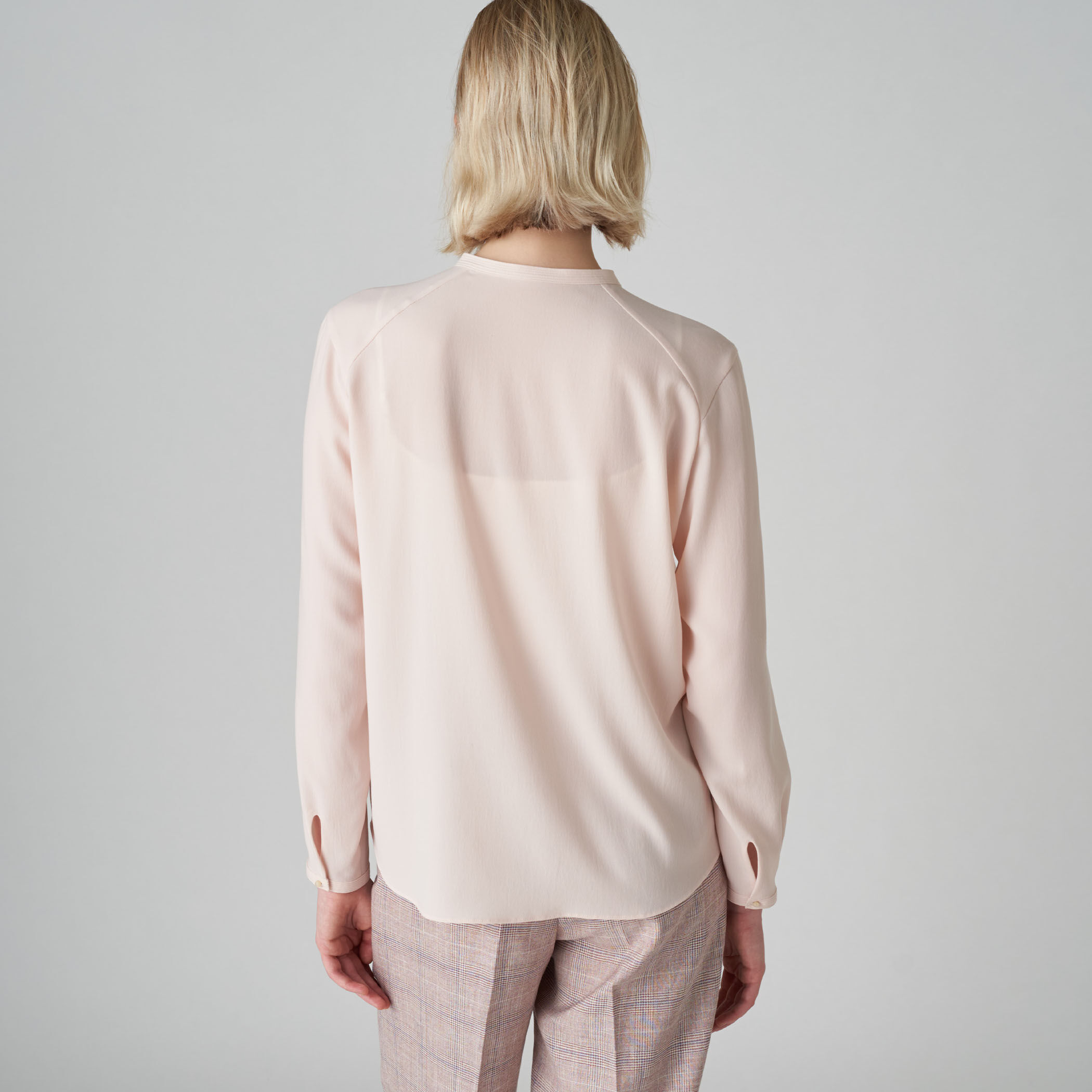 ポリエステルアムンゼン ボウタイブラウス｜トゥモローランド 公式通販