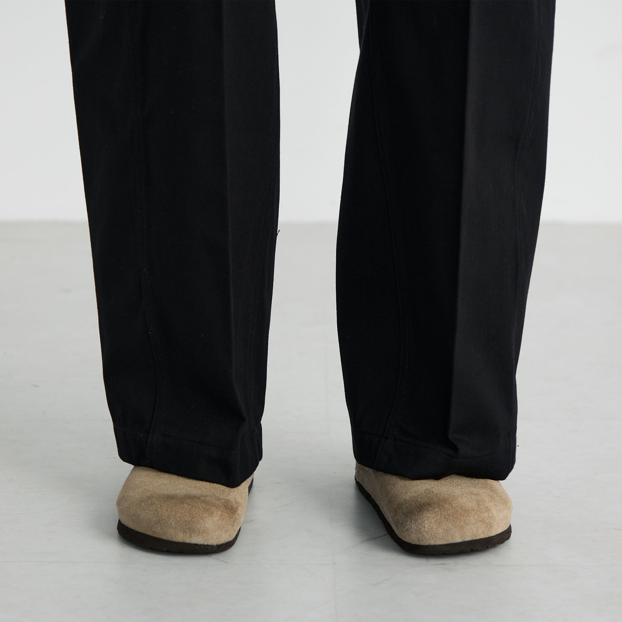 HYKE バレルレッグ チノパンツ｜トゥモローランド 公式通販