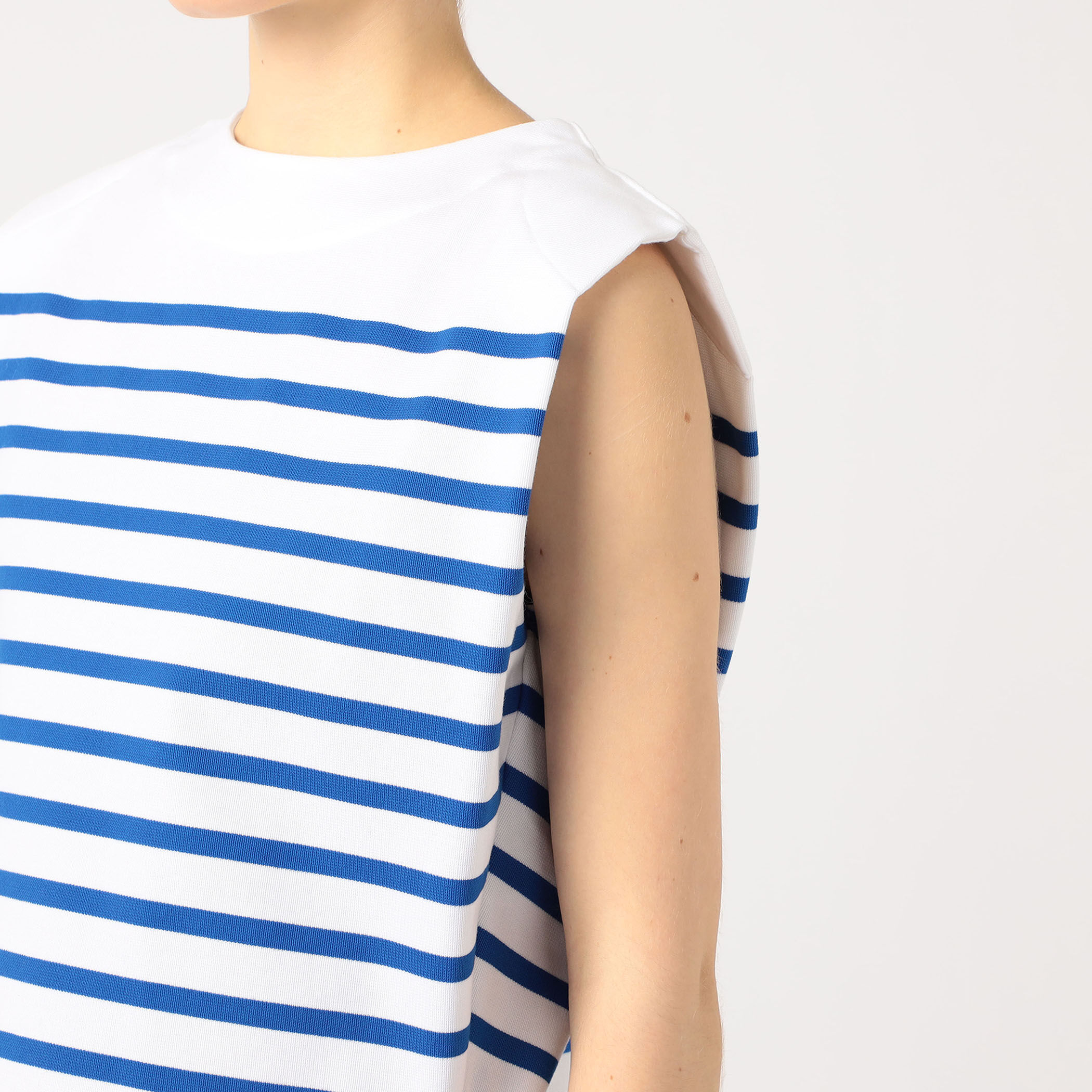 新品　HYKE ハイク　BASQUE SLEEVELESS SHIRT BASQUE SLEEVELESS SHIRT – HYKE ONLINE STORE