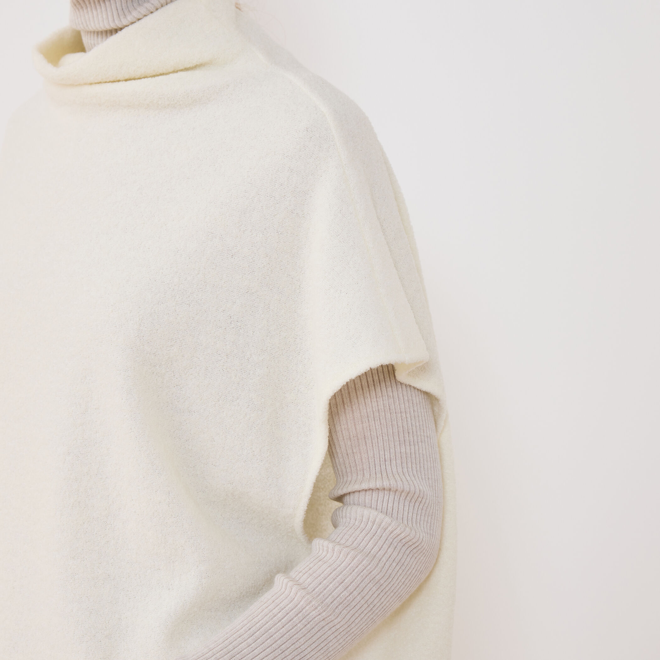 ファインブークレー ミドルネックベスト｜トゥモローランド 公式通販