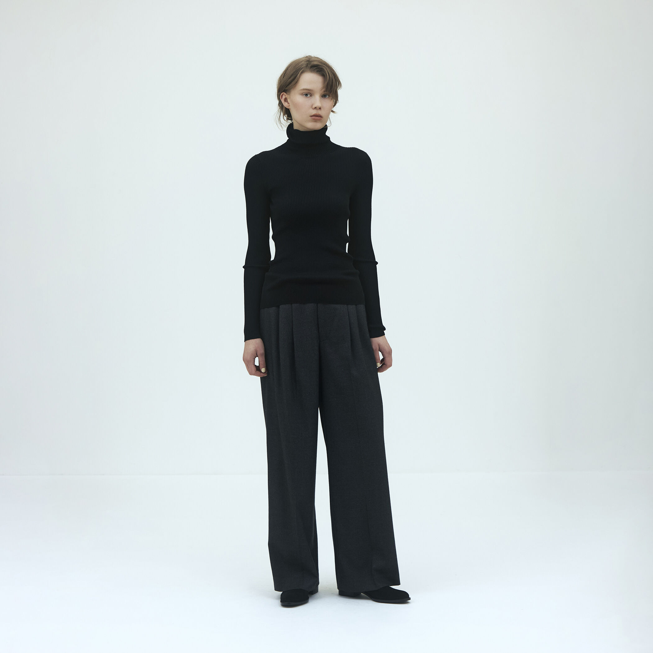 ライトフラノストレッチ タックストレートパンツ｜トゥモローランド