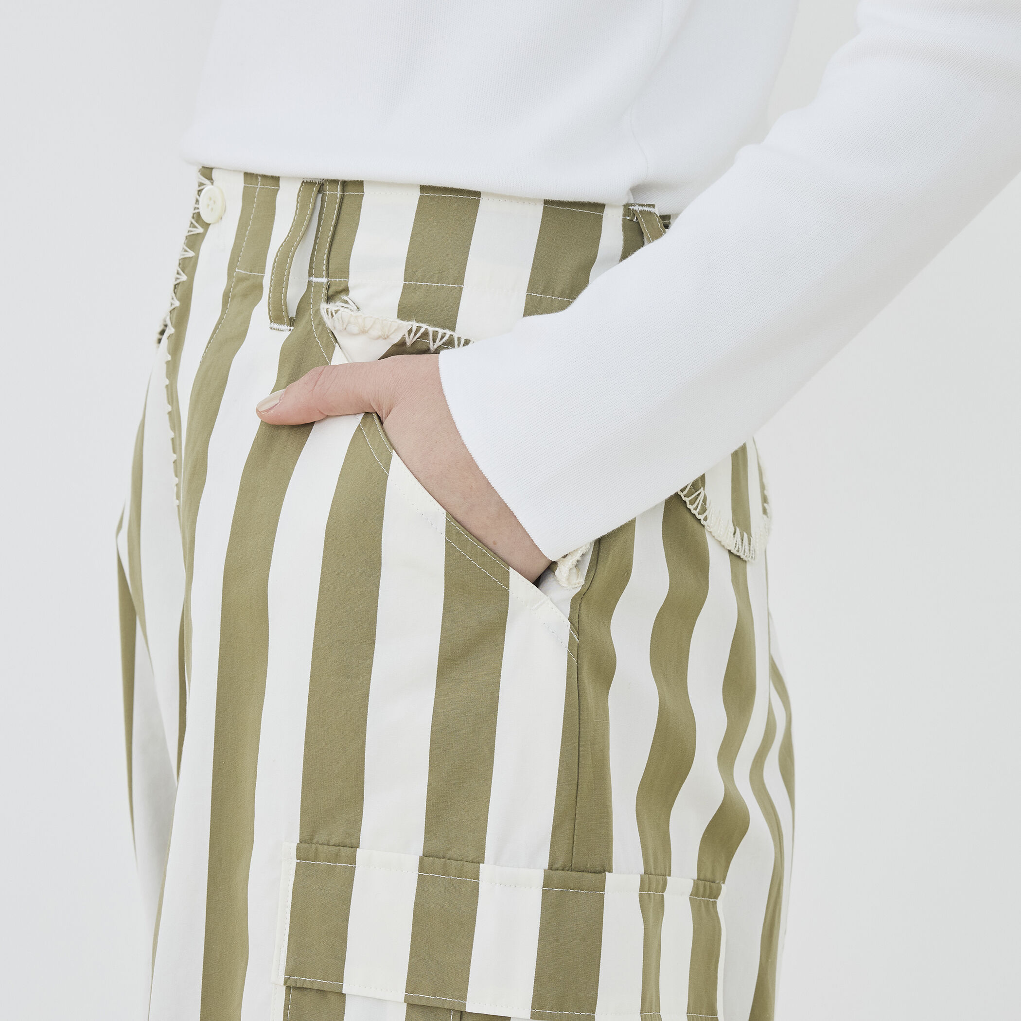 パラソルストライプ フィールドパンツ｜トゥモローランド 公式通販