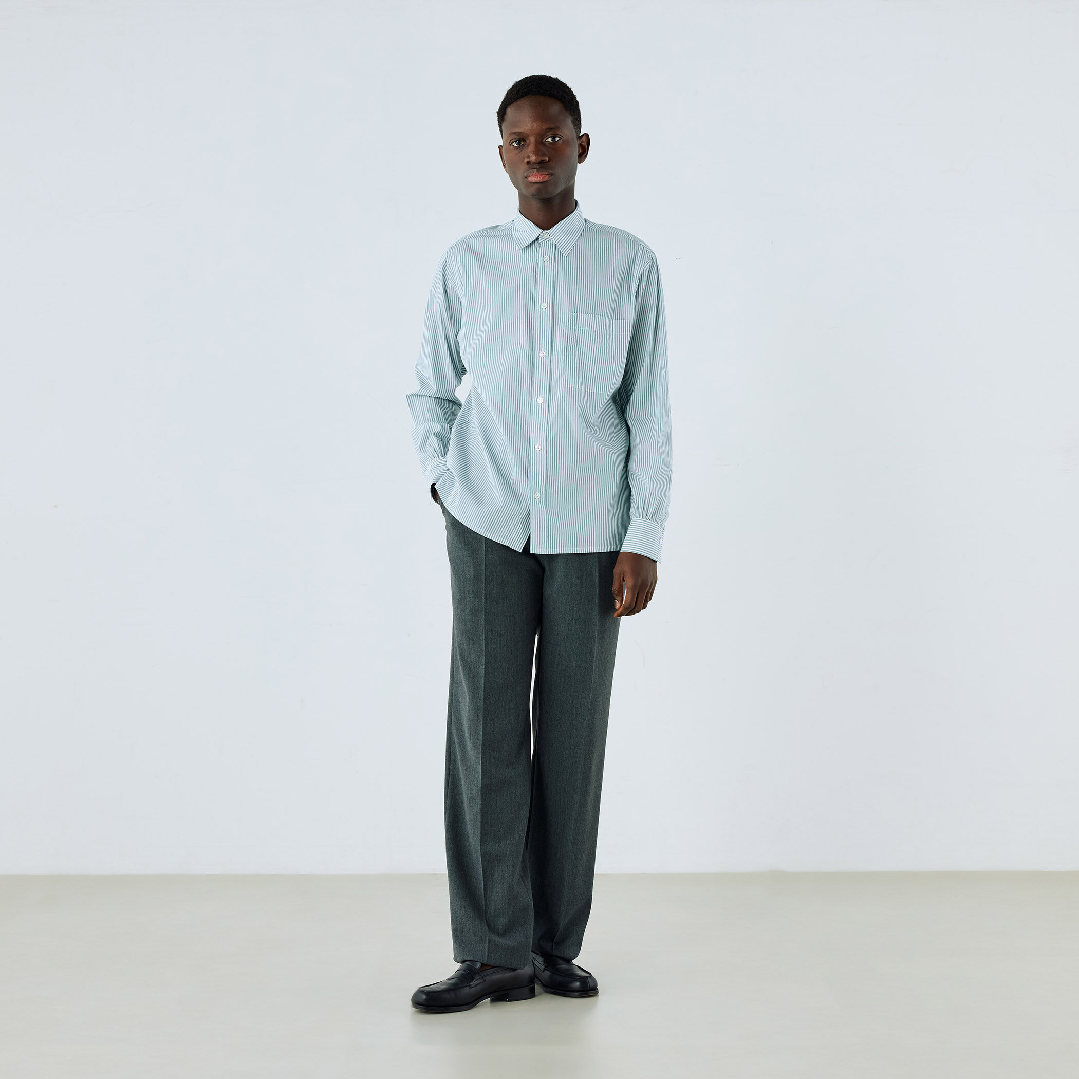 200/2コットンポプリン レギュラーカラーシャツ｜トゥモローランド