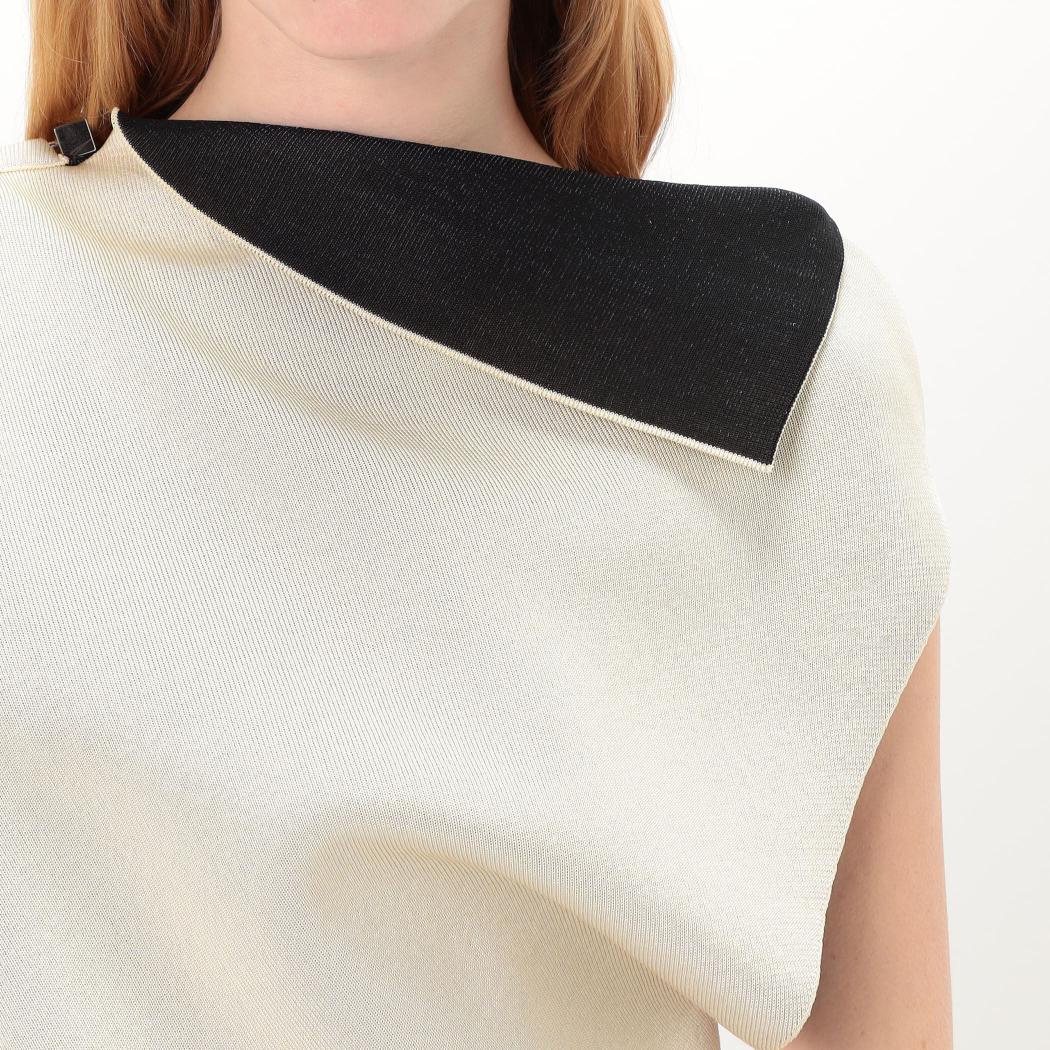 JACQUEMUS LA MAILLE TRAPEZE アシメトリートップ｜トゥモローランド