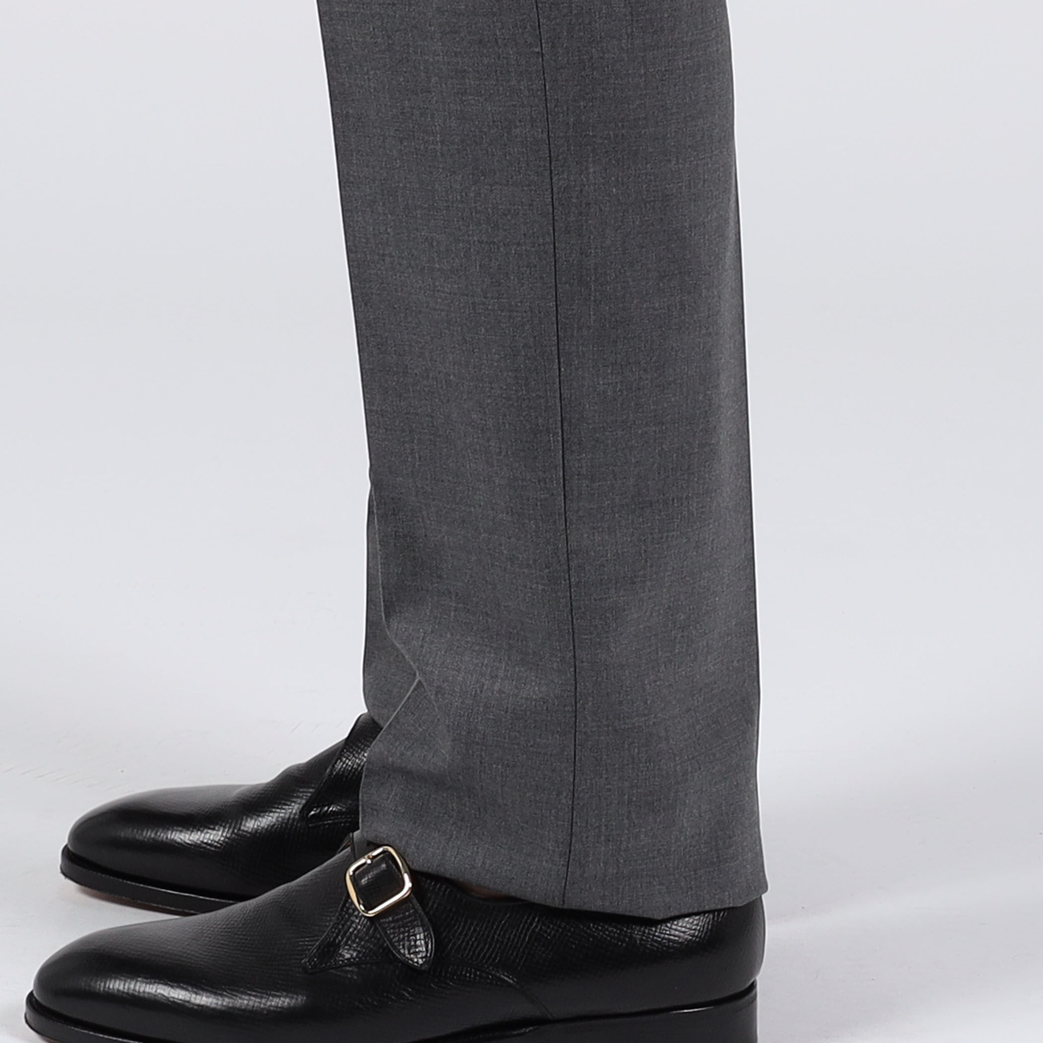 THOM BROWNE. オーダースラックス メンズ パンツ - カジュアル＆スーツ | Thom Browne