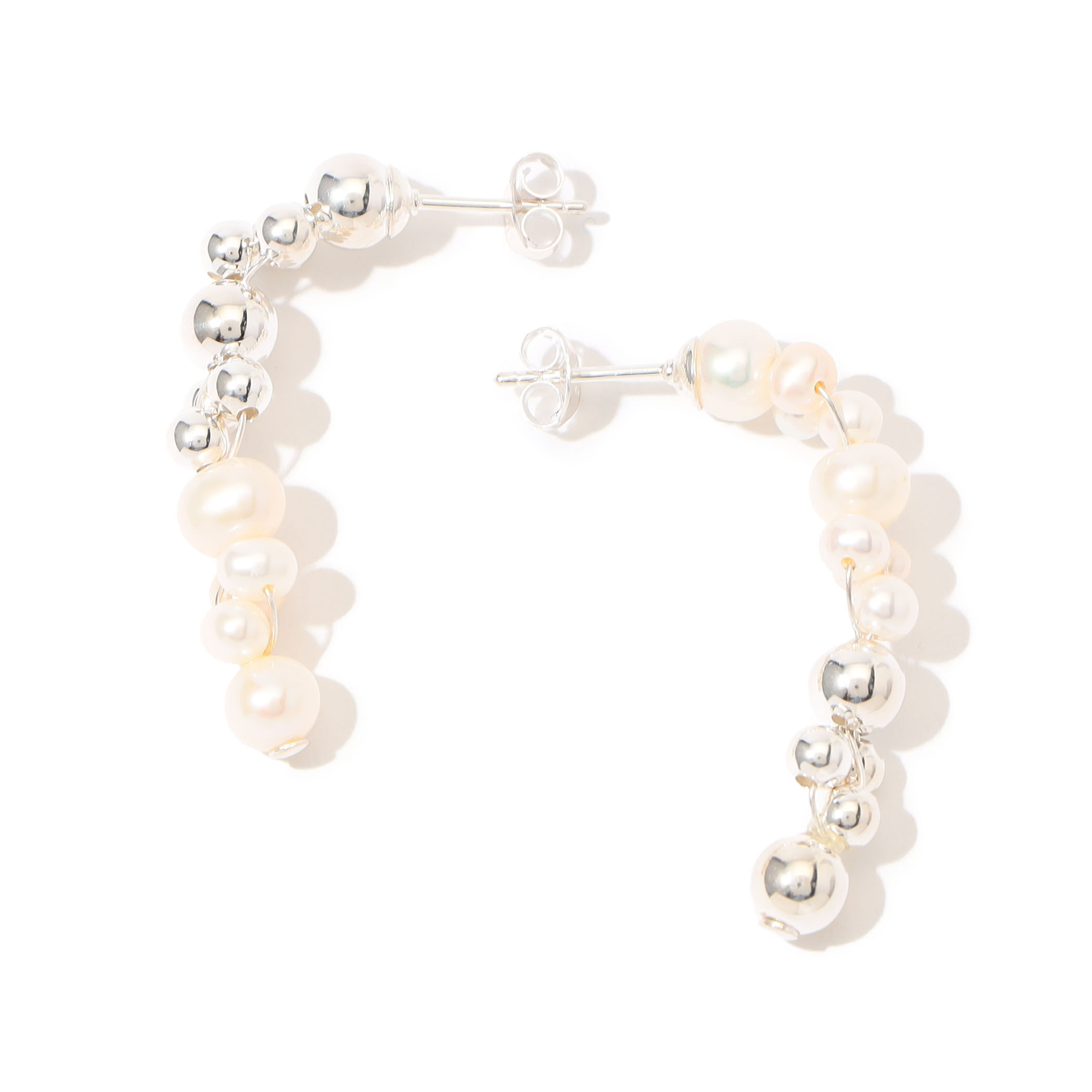 美品★Completedworks(コンプリーティッドワークス)パールピアス Completedworks silver pearl pierce｜トゥモローランド 公式通販