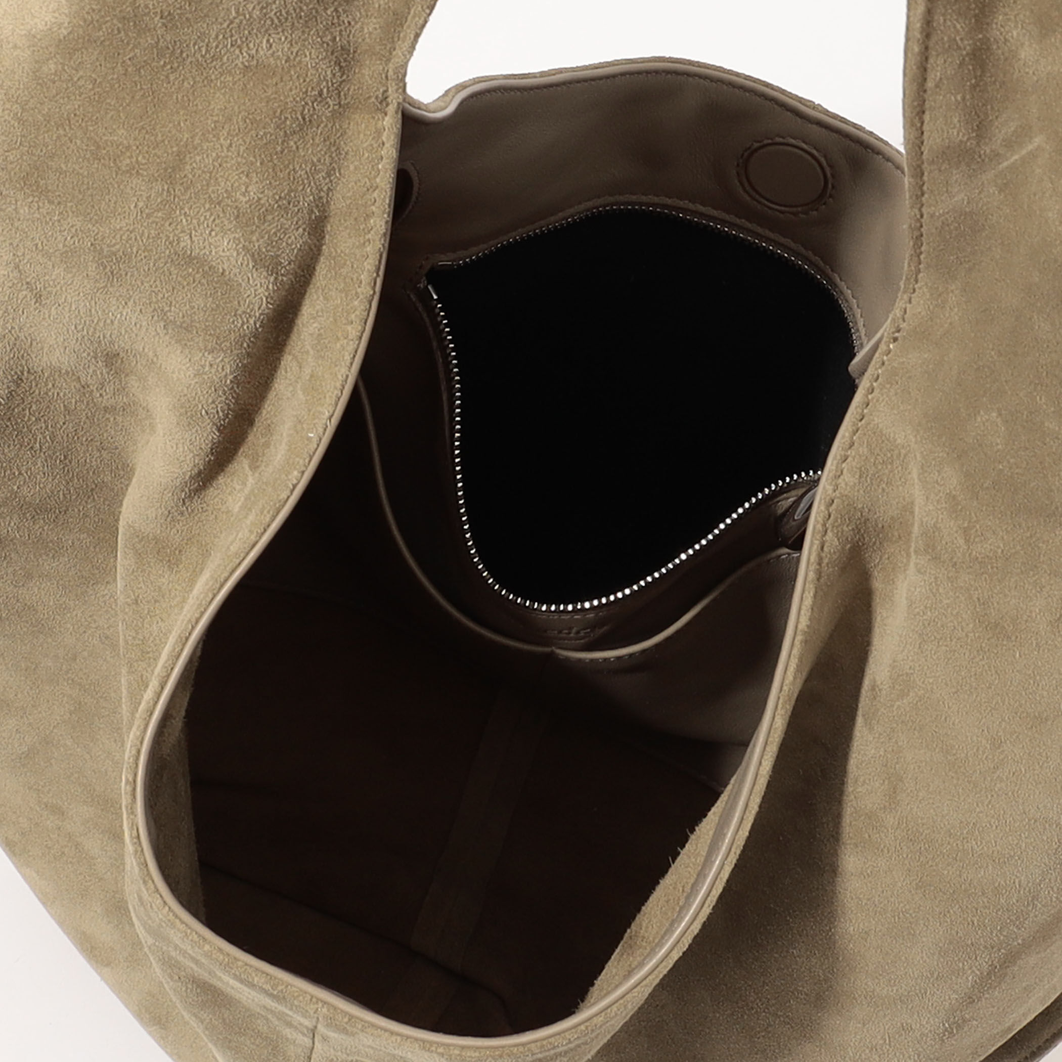 【新品】ショルダーバッグ　スエード　モロッコ スエードスクエアベルトショルダーバッグ | ファッション通販サイト NUGU