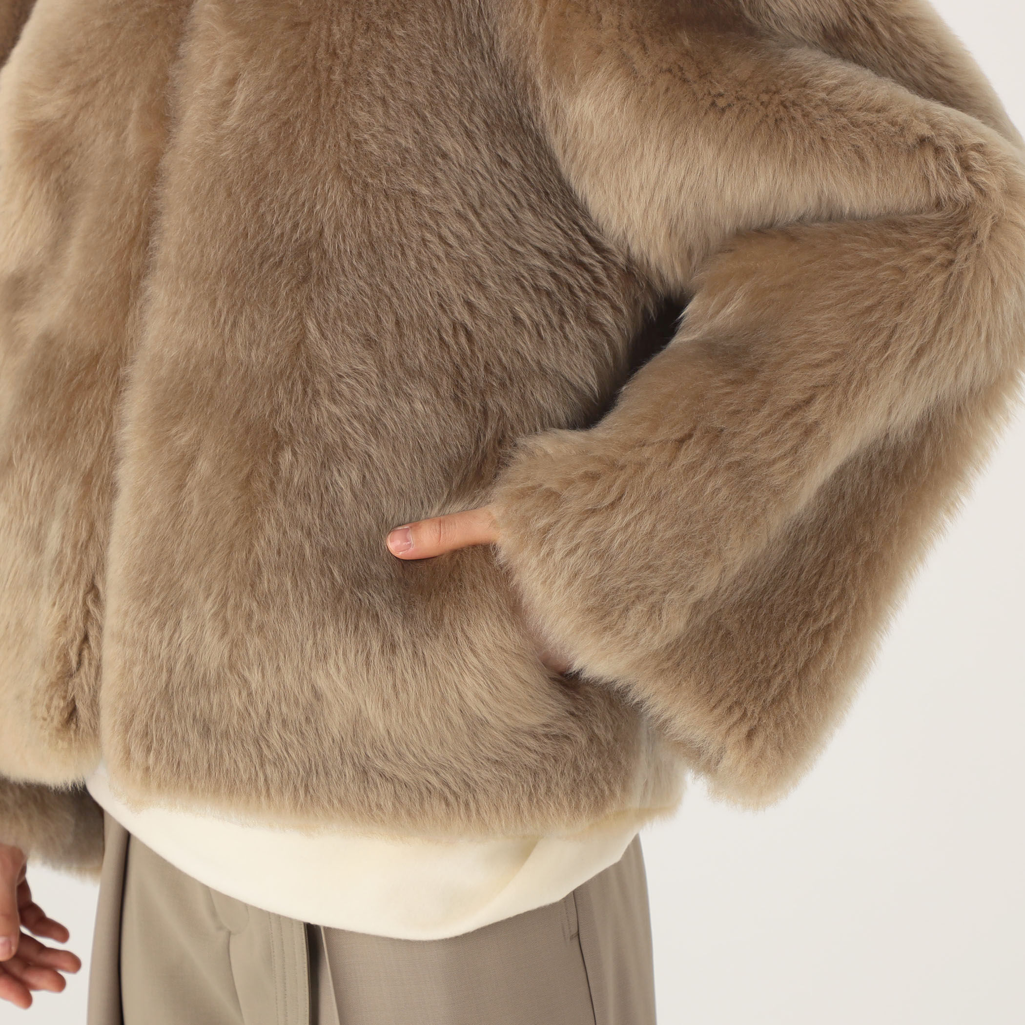 リバーシブルムートンブルゾン｜トゥモローランド 公式通販