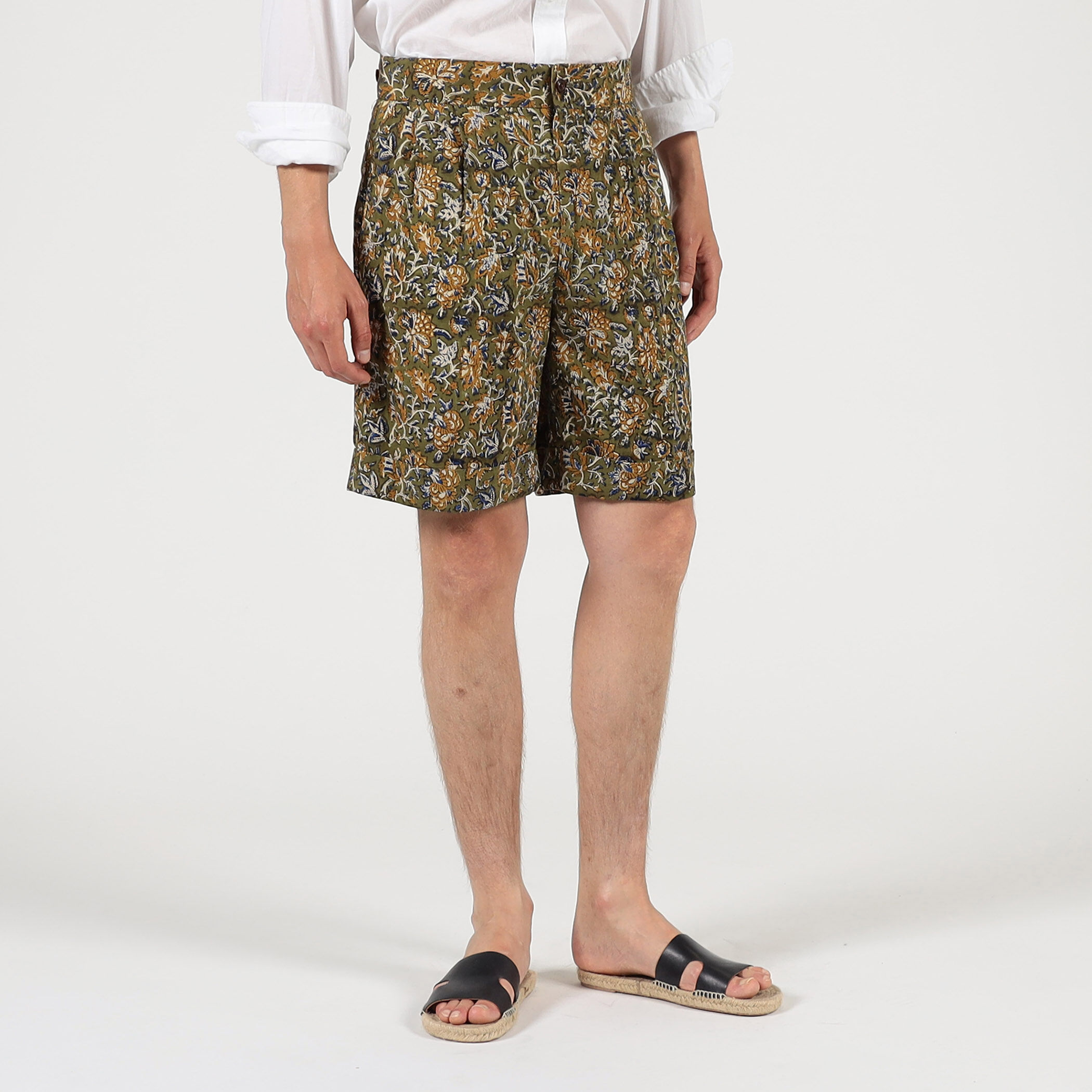 BACCA レザーショートパンツ(TOMORROWLAND購入) BACCA レザーショートパンツ(TOMORROWLAND購入) - メルカリ