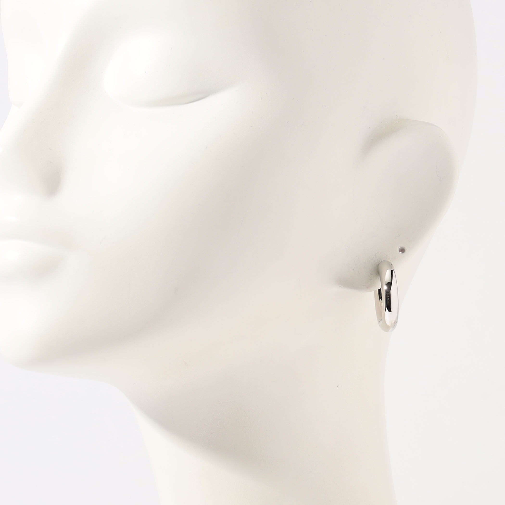 TOM WOOD チャンキーフープピアス｜トゥモローランド 公式サイト