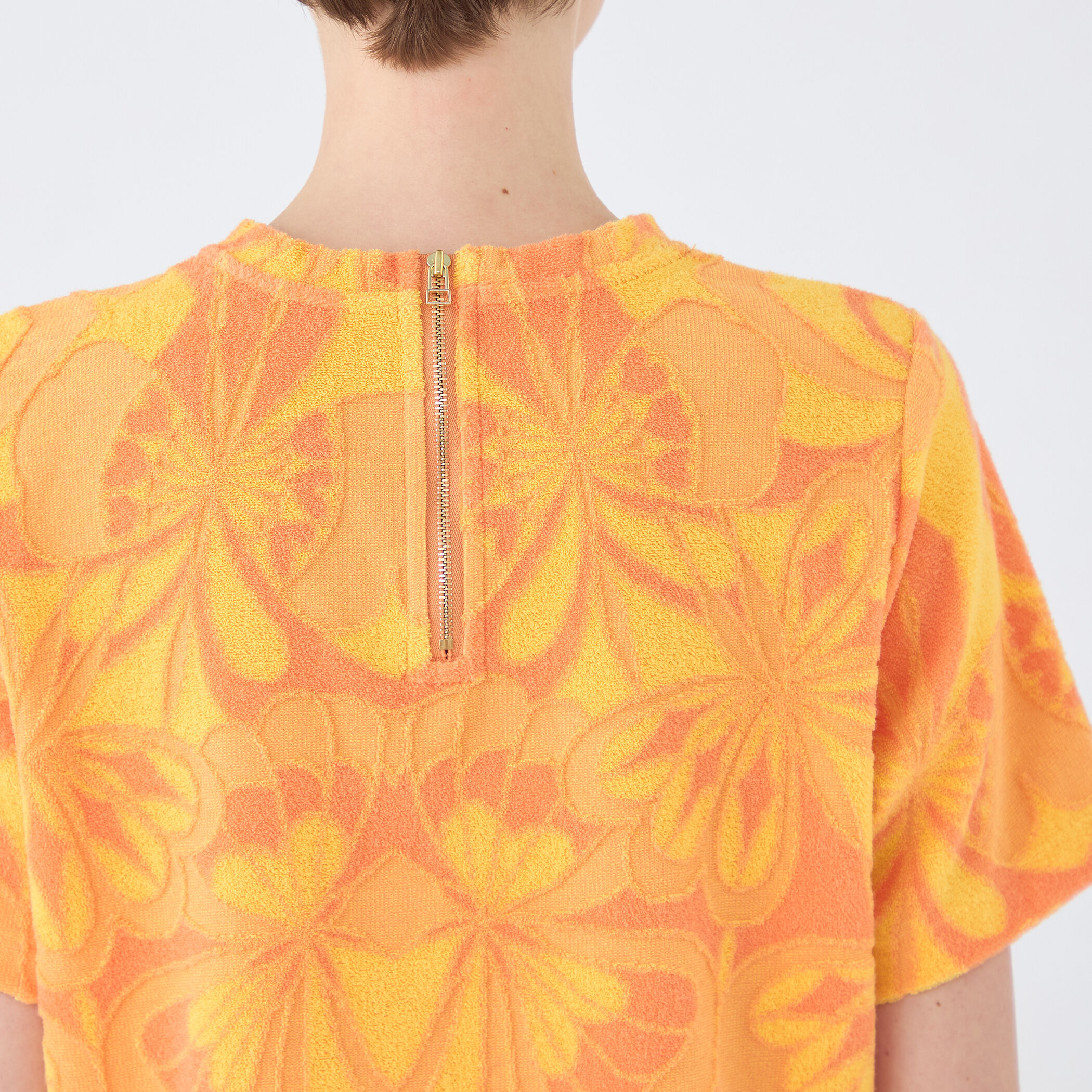 フラワーパイル クルーネックプルオーバー｜トゥモローランド 公式通販