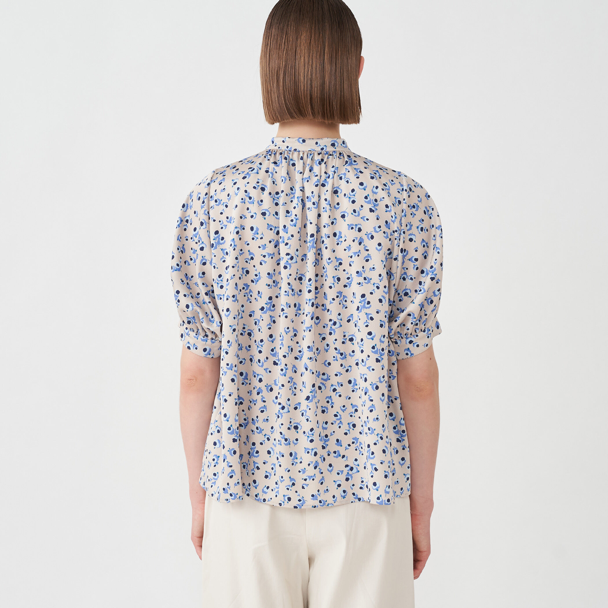 プティフラワープリント ネックギャザーブラウス｜トゥモローランド