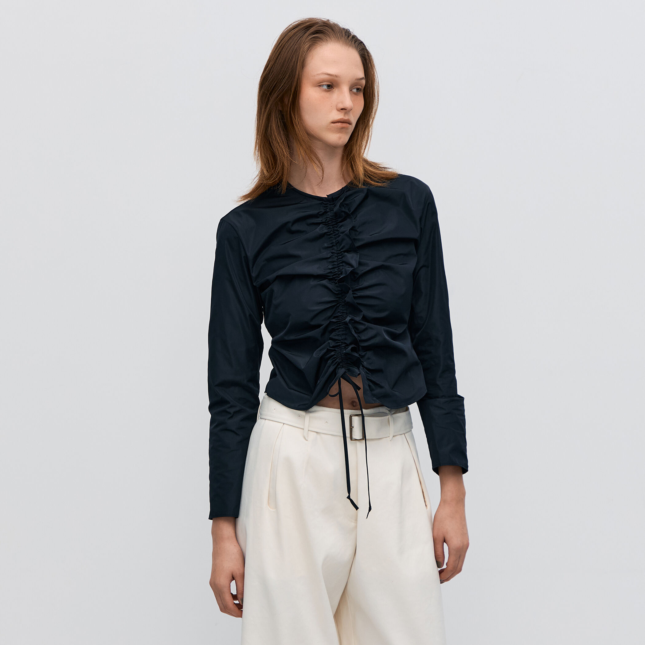 ポリエステルタフタ ギャザードブラウス｜トゥモローランド 公式通販