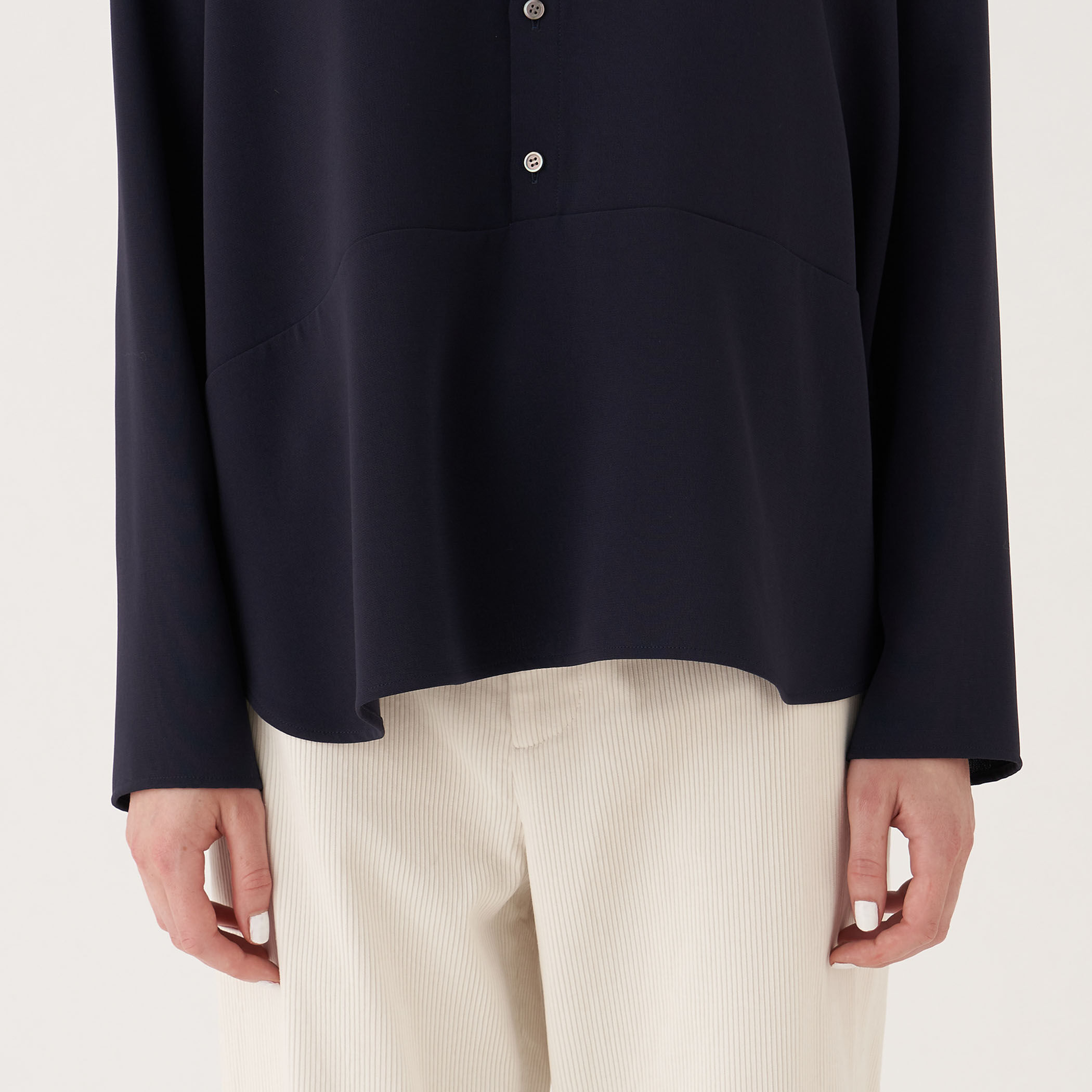 □ダブルクロス ワイドプルオーバーシャツ｜トゥモローランド 公式通販