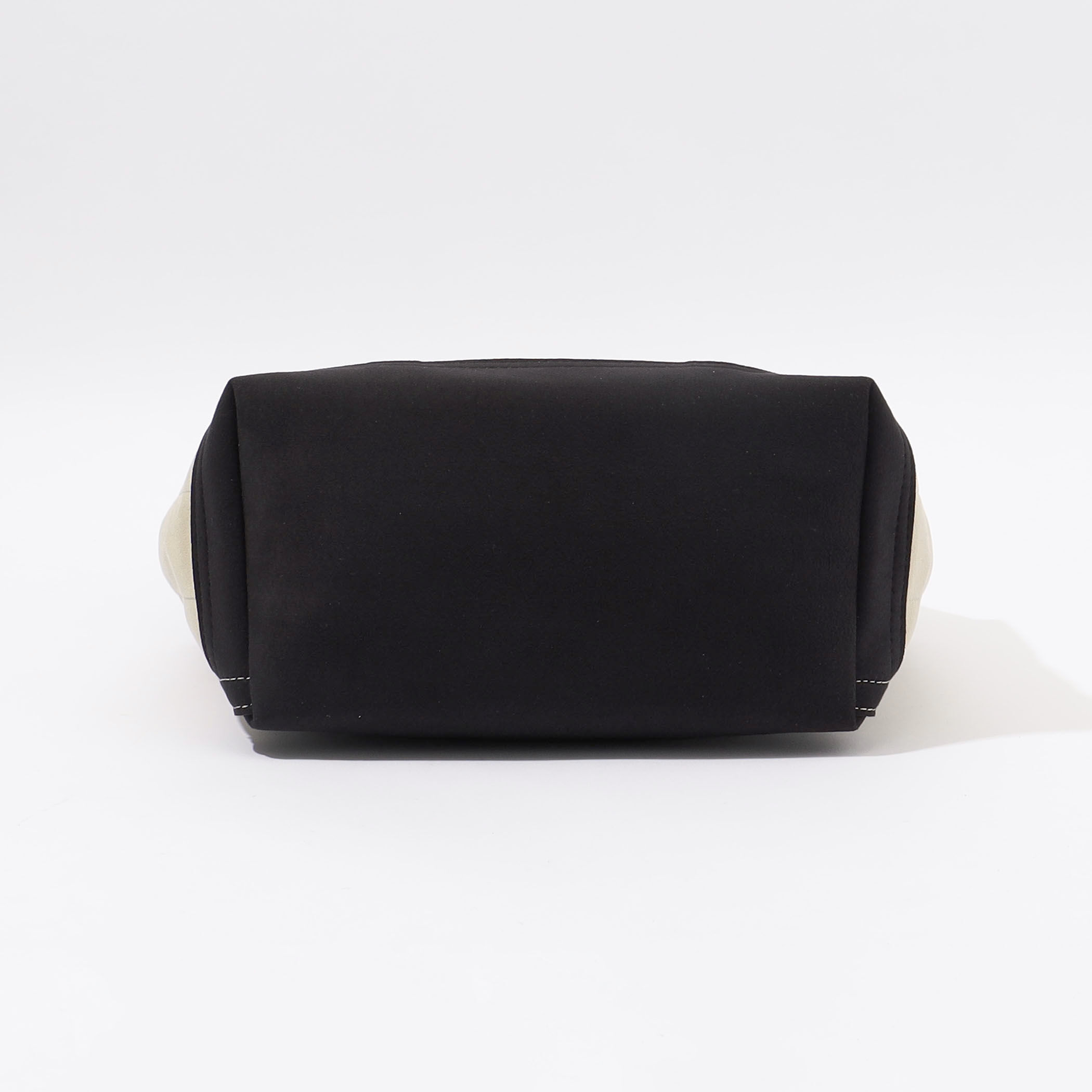【美品】zattu トートバッグ NEPPA 2way フラップ ロゴ ブラック 美品】zattu トートバッグ NEPPA 2way フラップ ロゴ ブラック