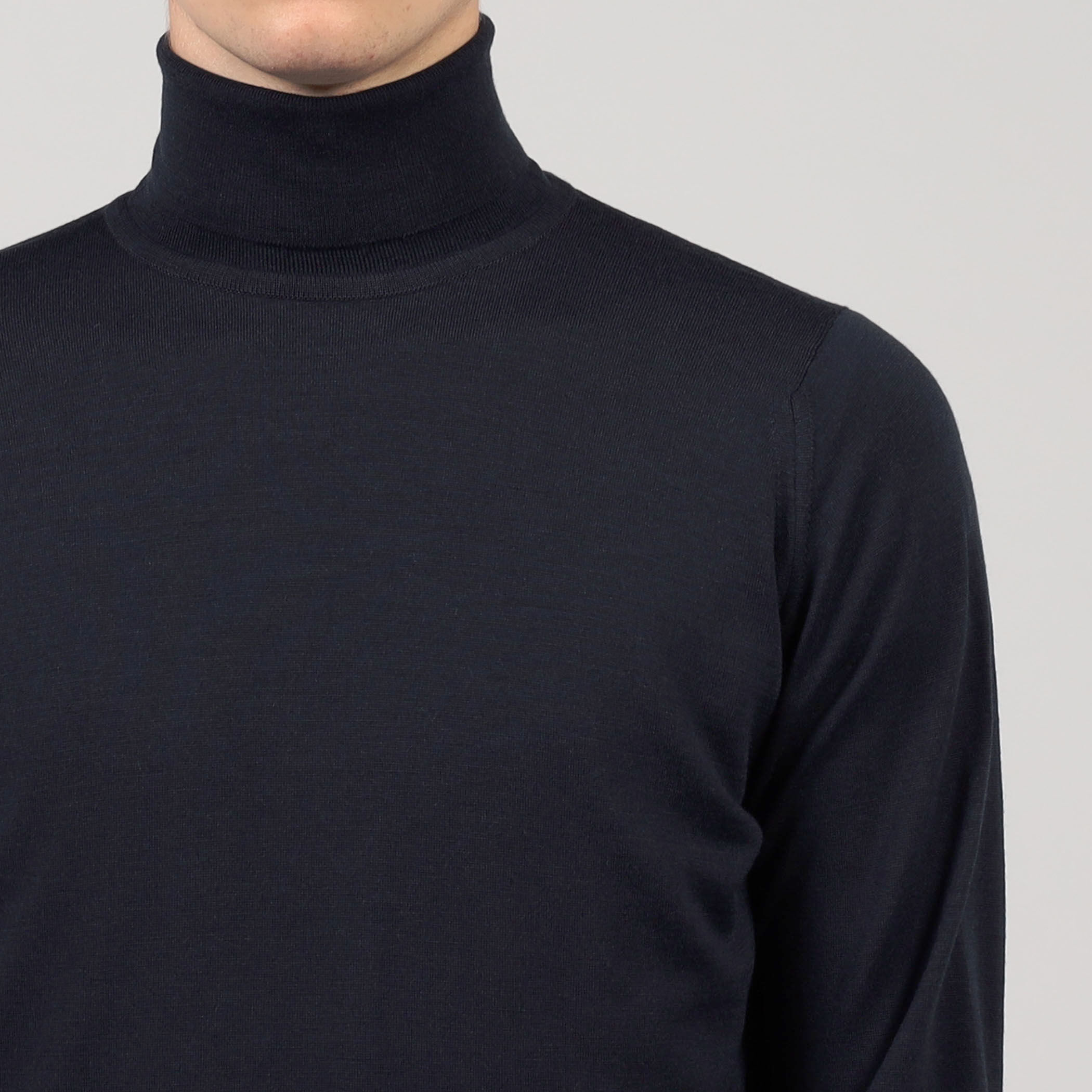 JOHN SMEDLEY 30G EASY FIT タートルネック RICHARDS｜トゥモローランド 公式通販