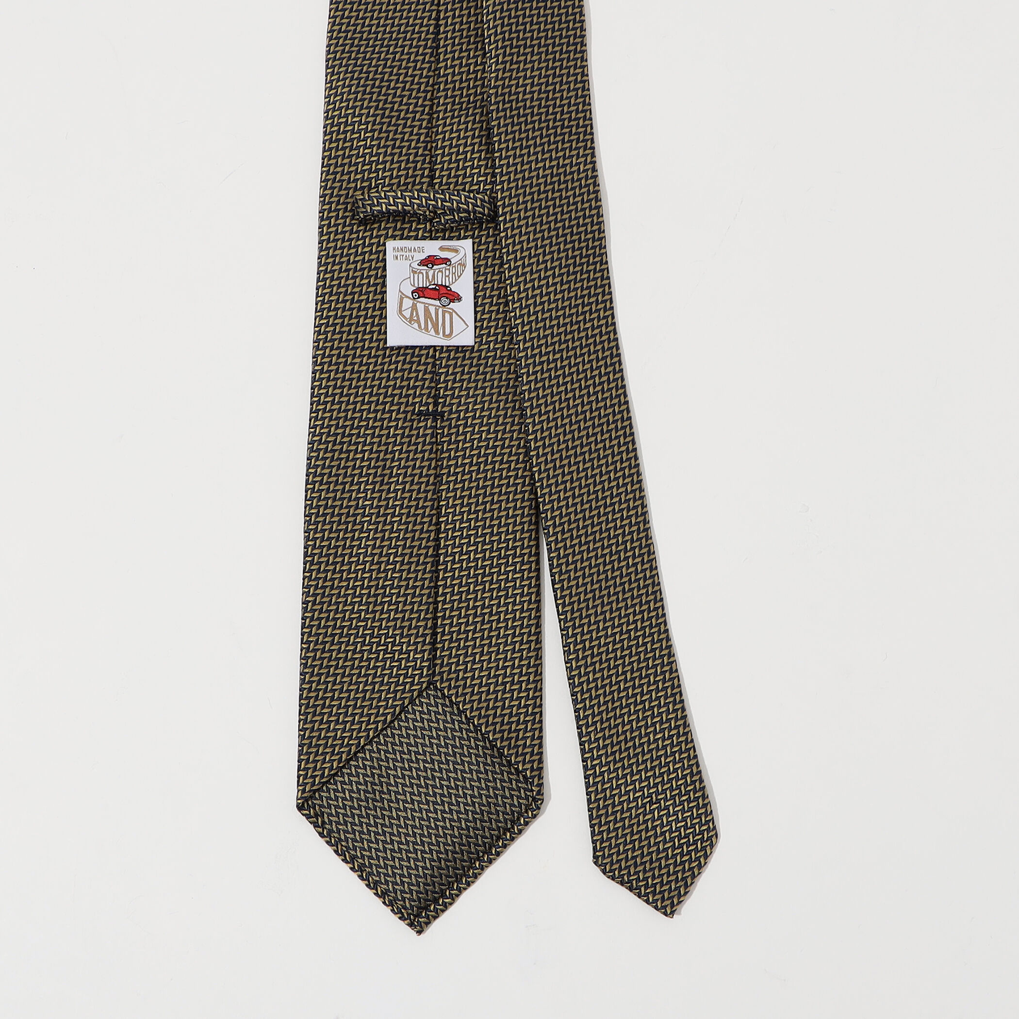 iteme24898e283b611f0aec50242ac