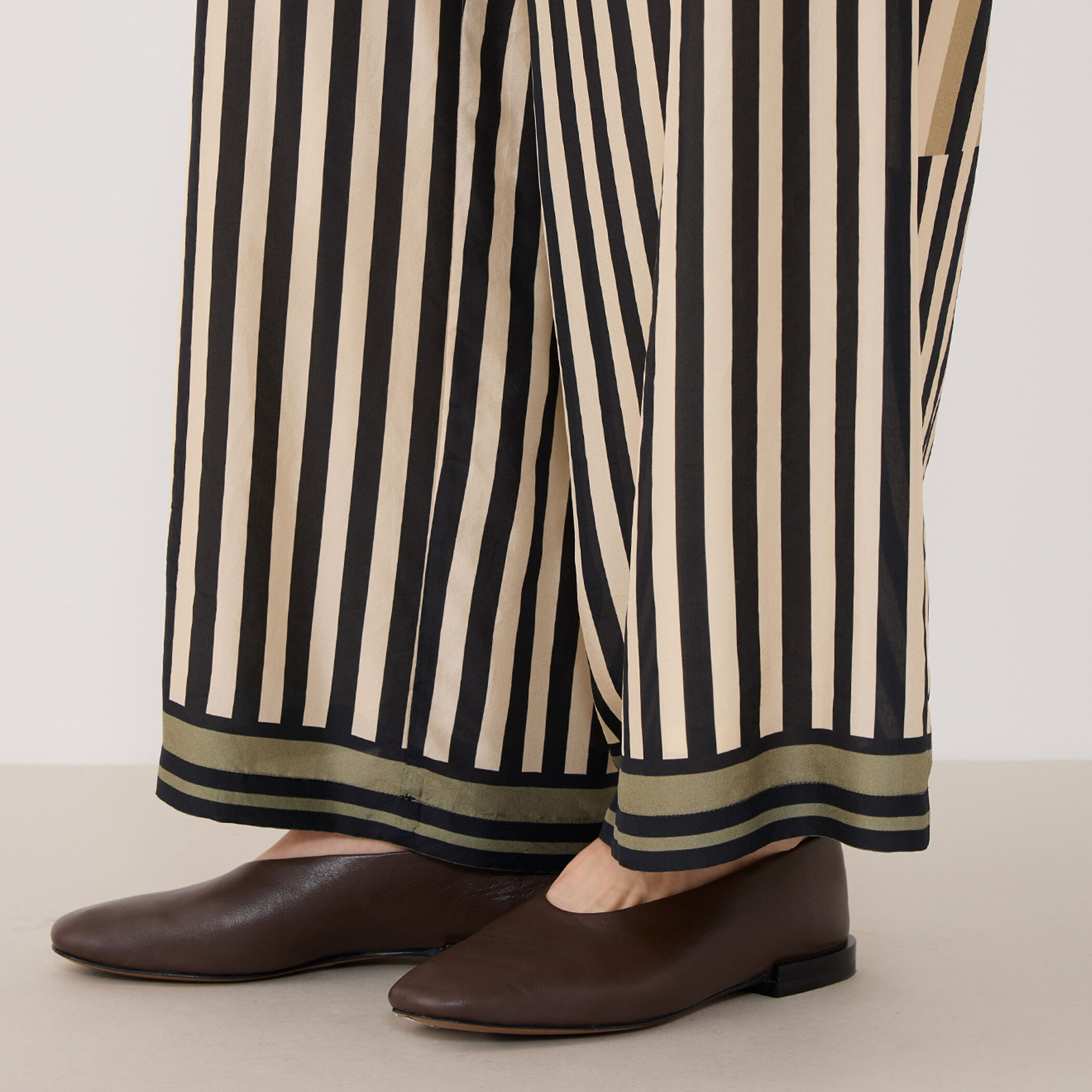 りえページ Collect Stripe Pants | ファッション通販サイト NUGU