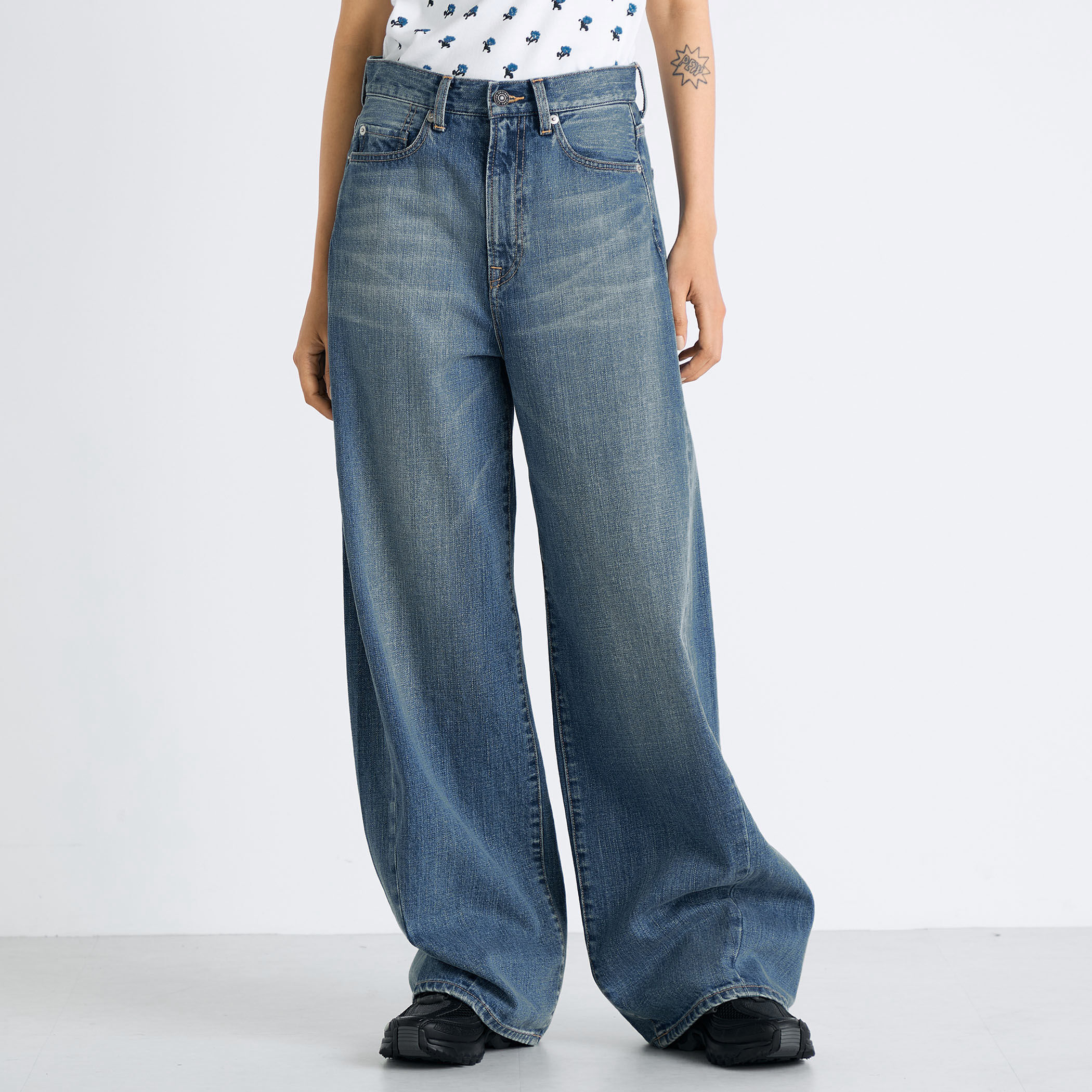 エッセンシャルデニム バルーンパンツ｜トゥモローランド 公式通販