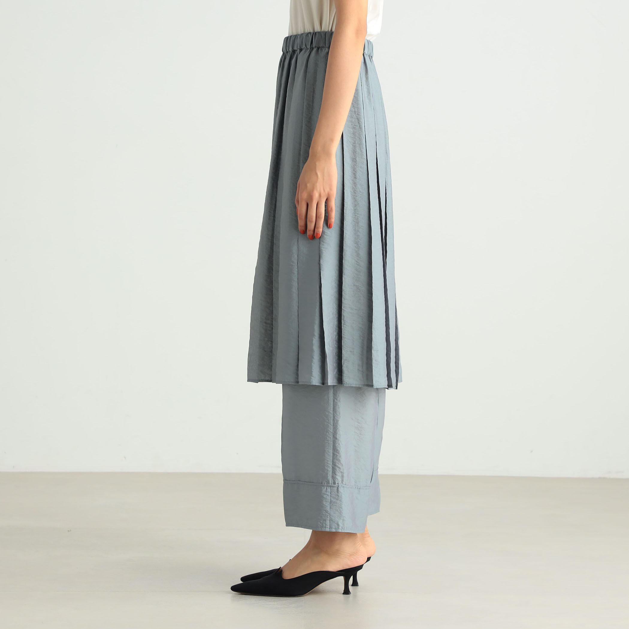 オーガンジーレーヨンプリーツミドルスカート｜トゥモローランド 公式通販