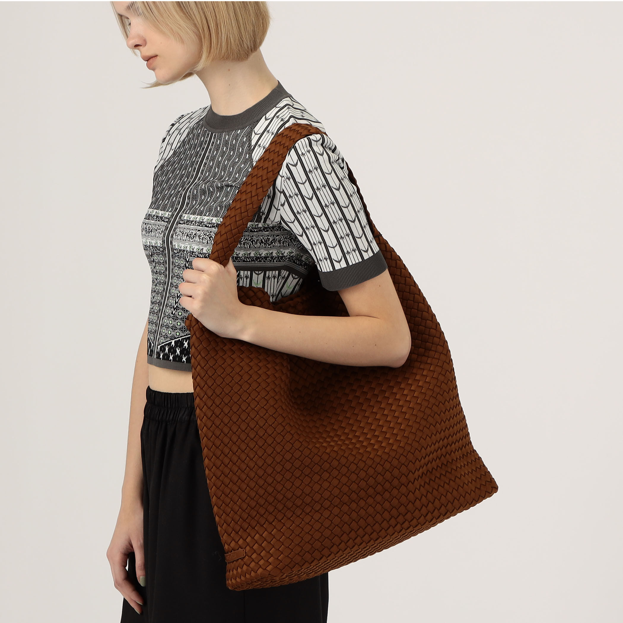 NAGHEDI Nomad Large Hobo ワンショルダーバッグ