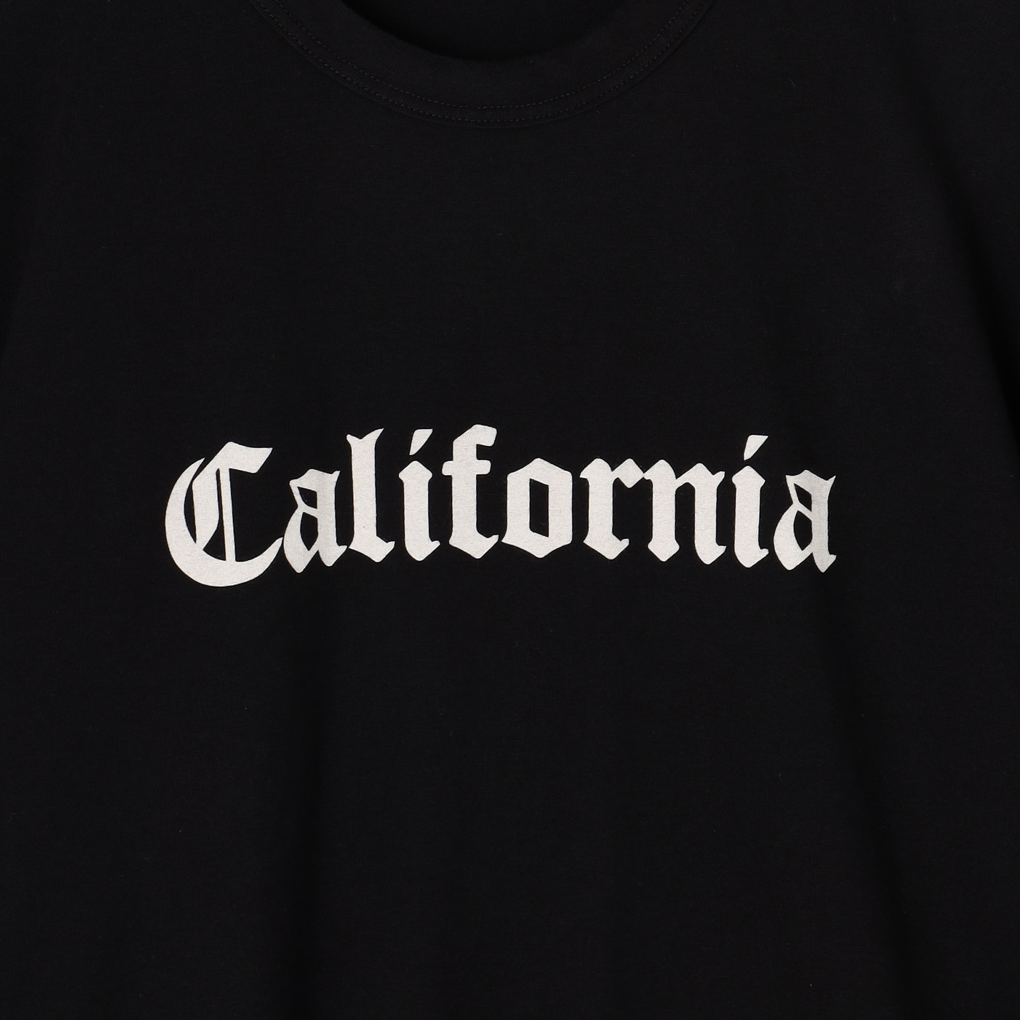 【関税込み】JULIUS ブラック Manifest グラフィックTシャツ JULIUS[ユリウス] / GORDINI / 899CPM1 Manifest Graphic Tee