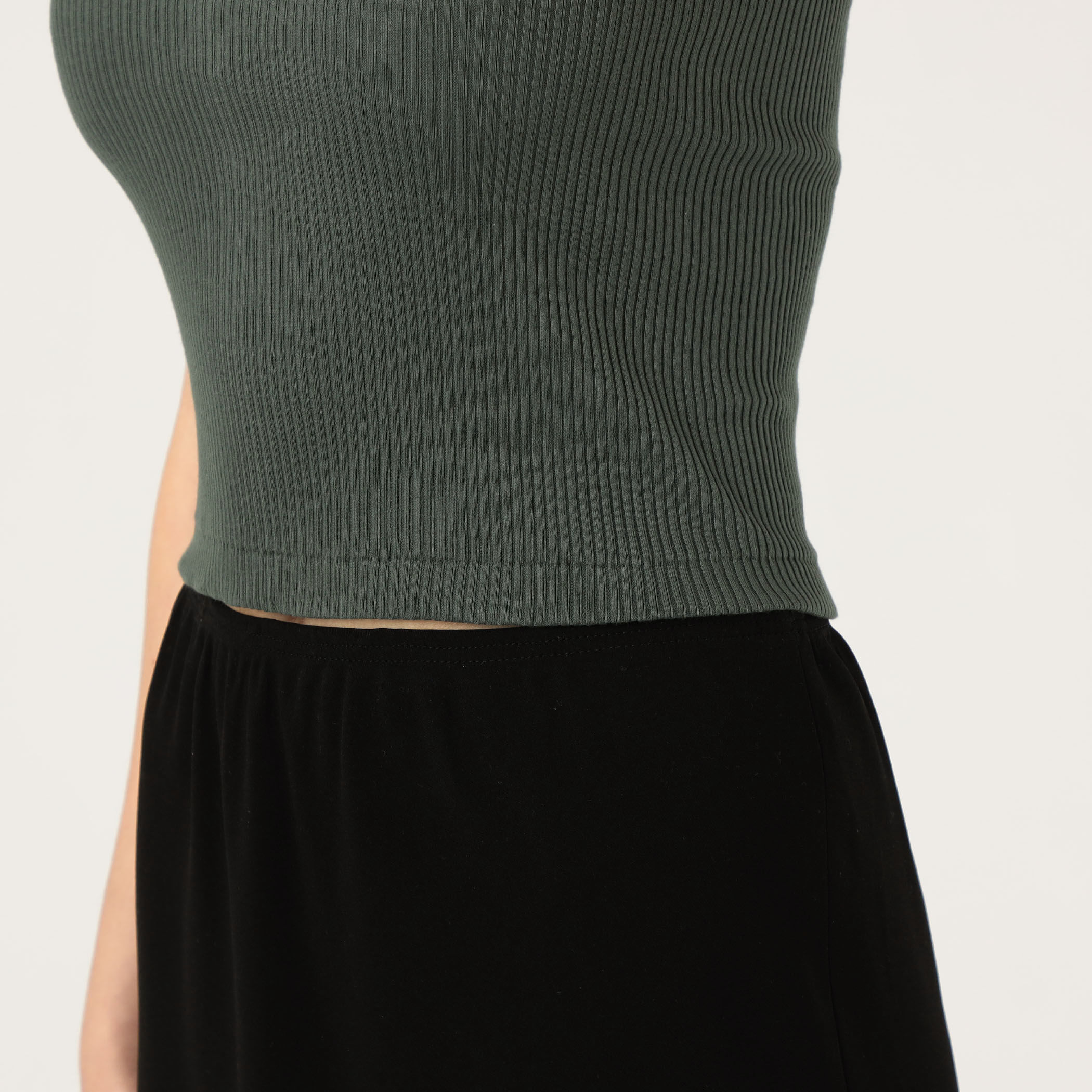 HYKE CROPPED TANK TOP｜トゥモローランド 公式サイト
