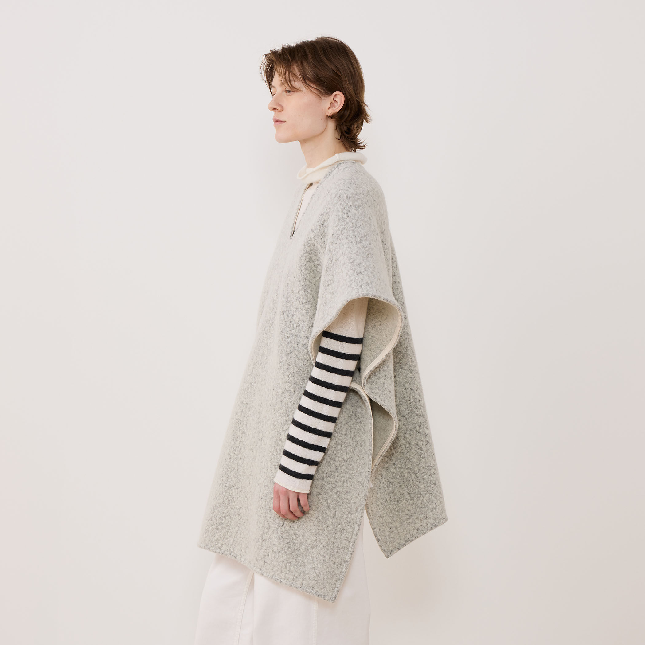 大幅値下げ！TOUJOURS トゥジュー　ベージュグレー 　ブランケットポンチョ シープジャージー ポンチョ｜トゥモローランド 公式サイト