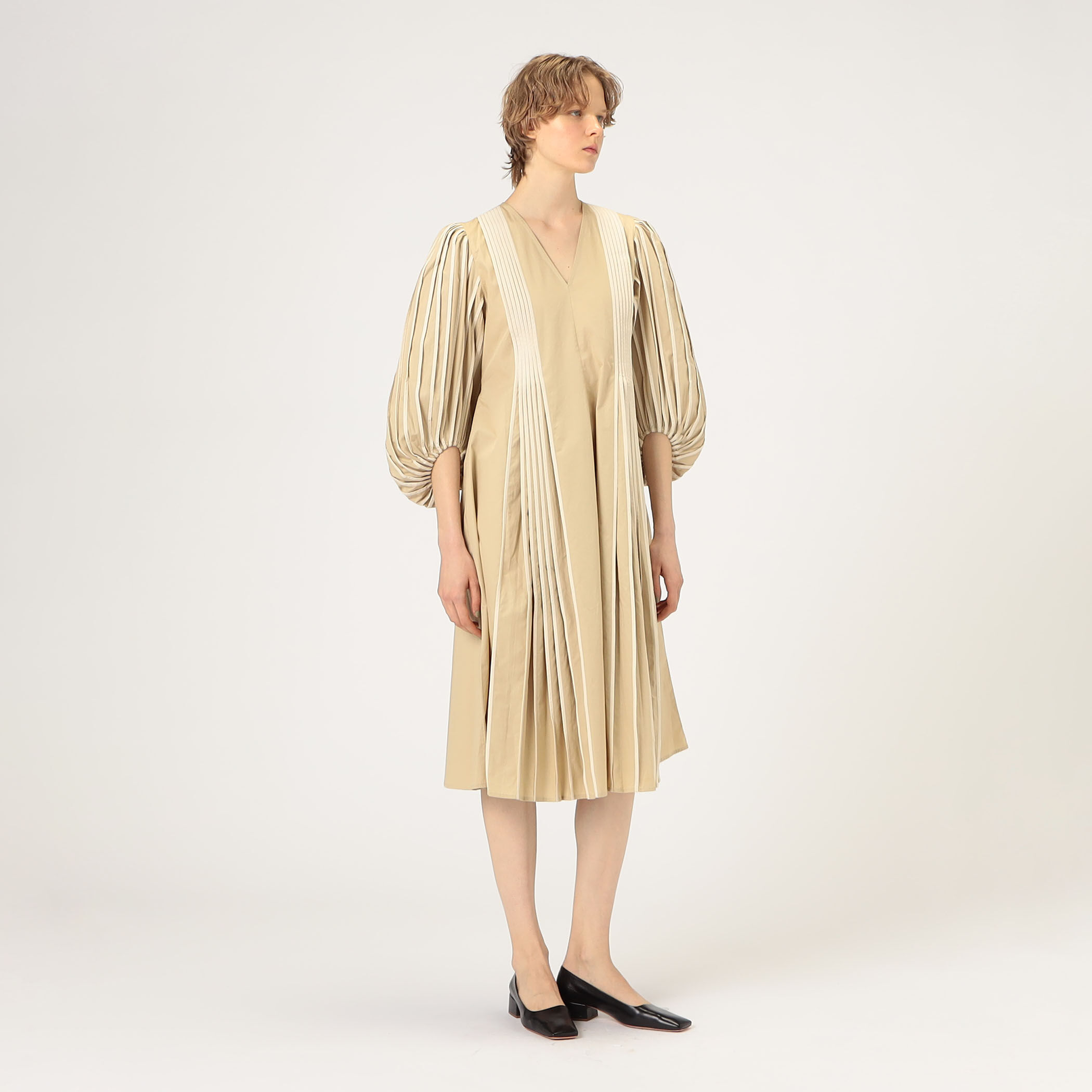 BODICE STUDIO V neck midi Vネックドレス｜トゥモローランド
