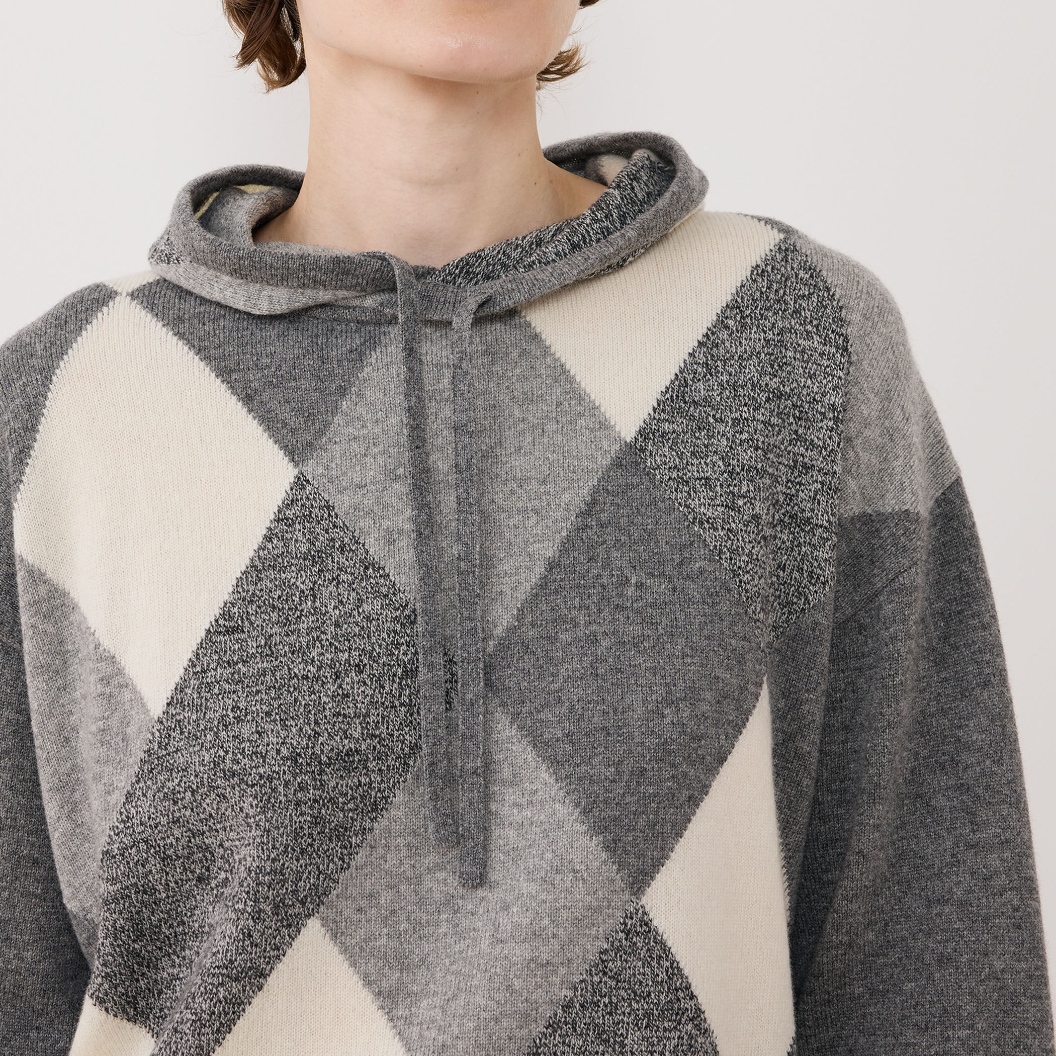 ウールアーガイル フーデッドプルオーバー｜トゥモローランド 公式通販