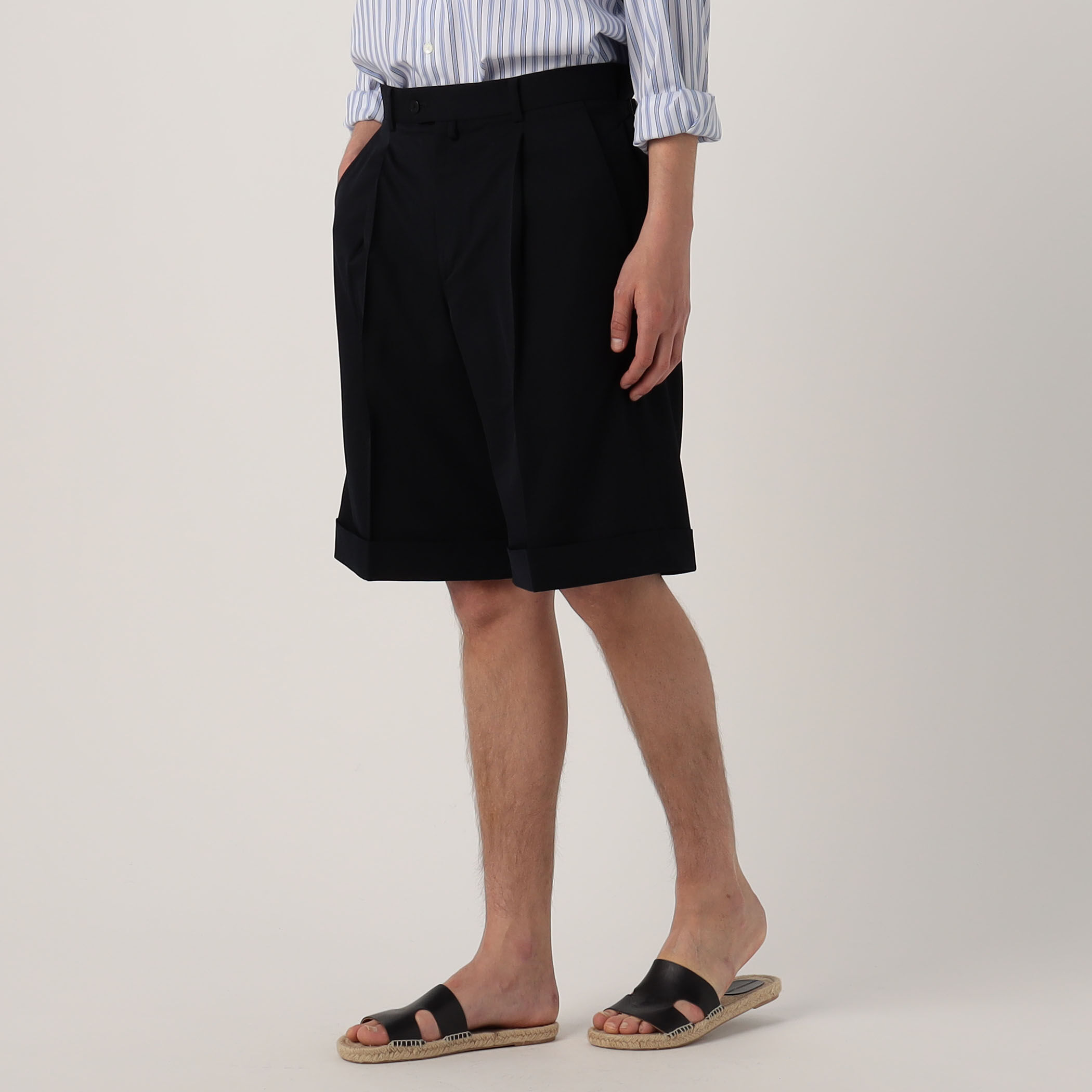 ウールポリエステルツイル バレルワイドショートパンツ