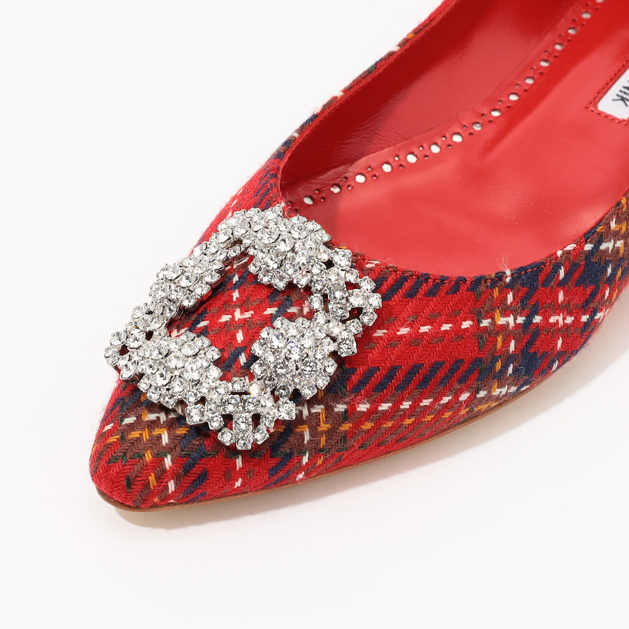 Manolo Blahnik アサホンフ エンヘリッシュトハンフス Manolo Blahnik アサホンフ エンヘリッシュトハンフス (Manolo