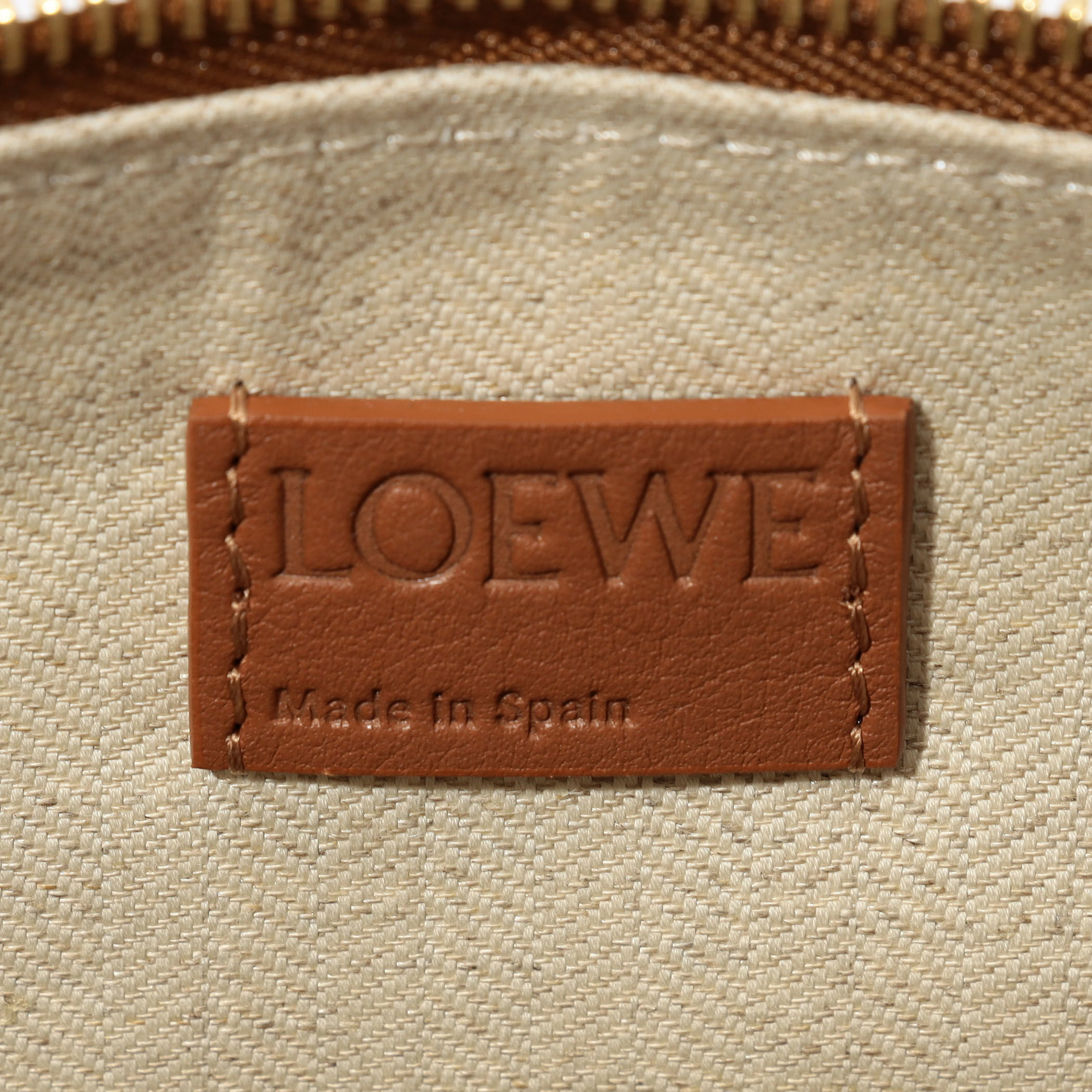 LOEWE HAMMOCK HOBO MINI｜トゥモローランド 公式サイト
