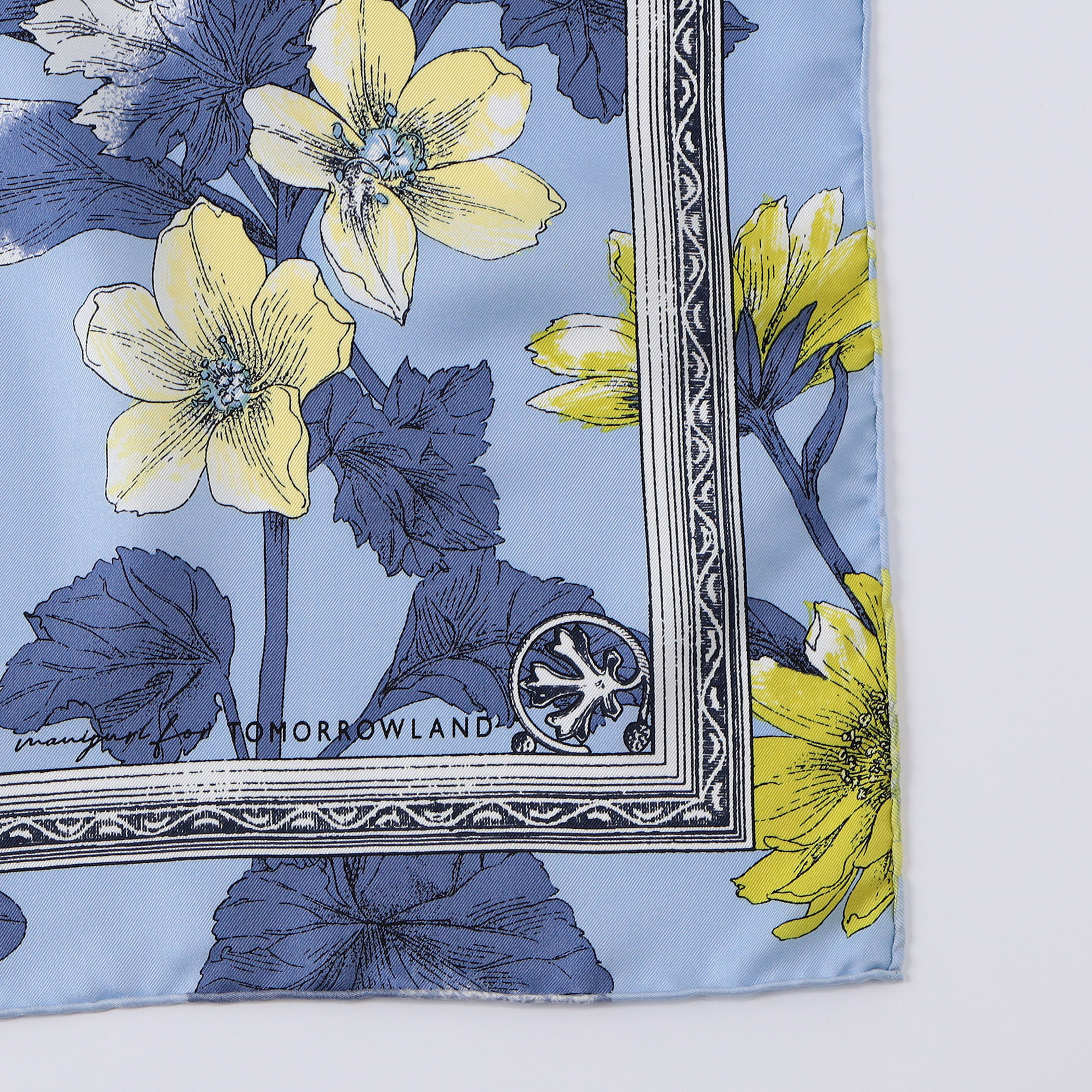 manipuri FLOWER シルクスカーフ｜トゥモローランド 公式サイト