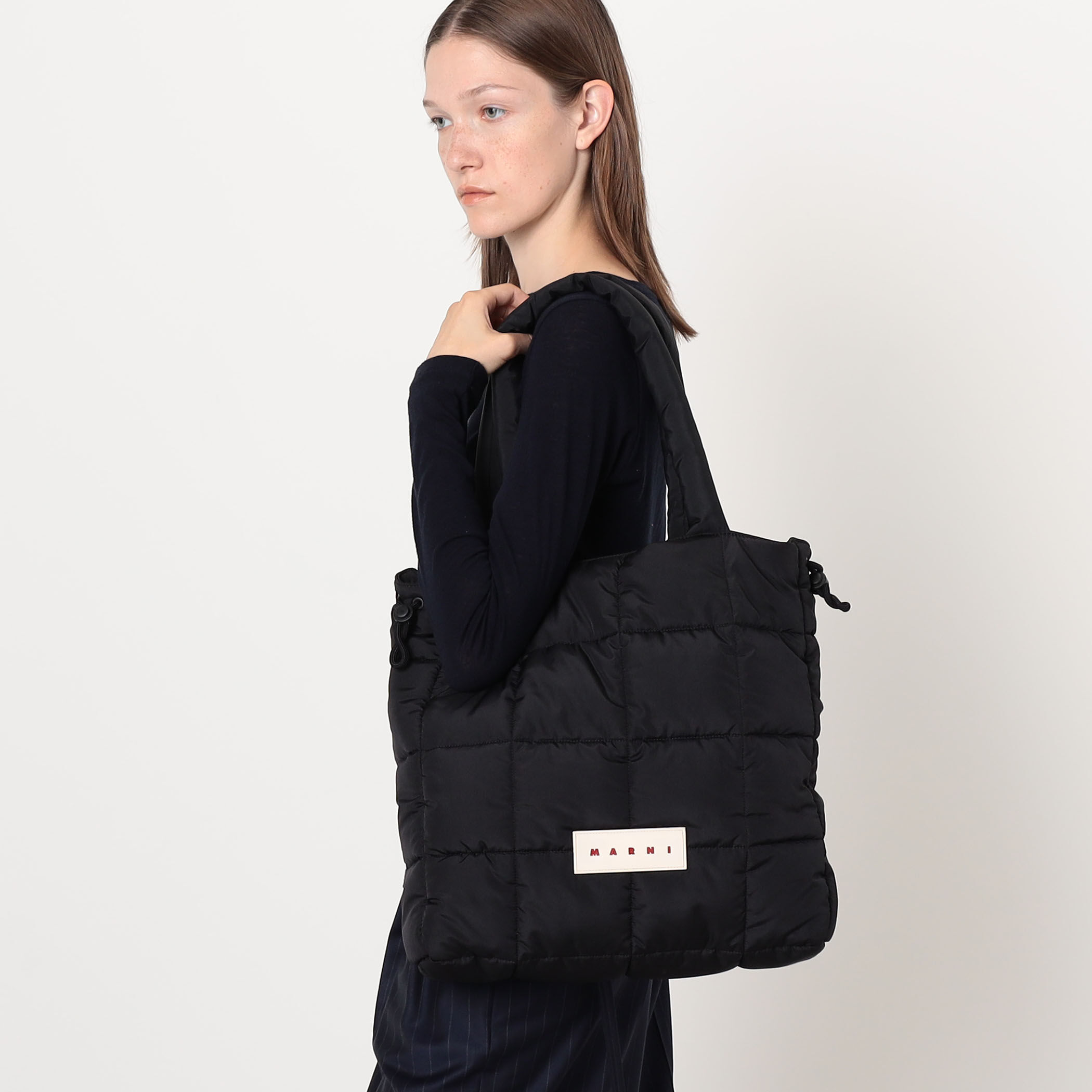 MARNI TOTE L ブラック Puff トートバッグ｜トゥモローランド 公式サイト