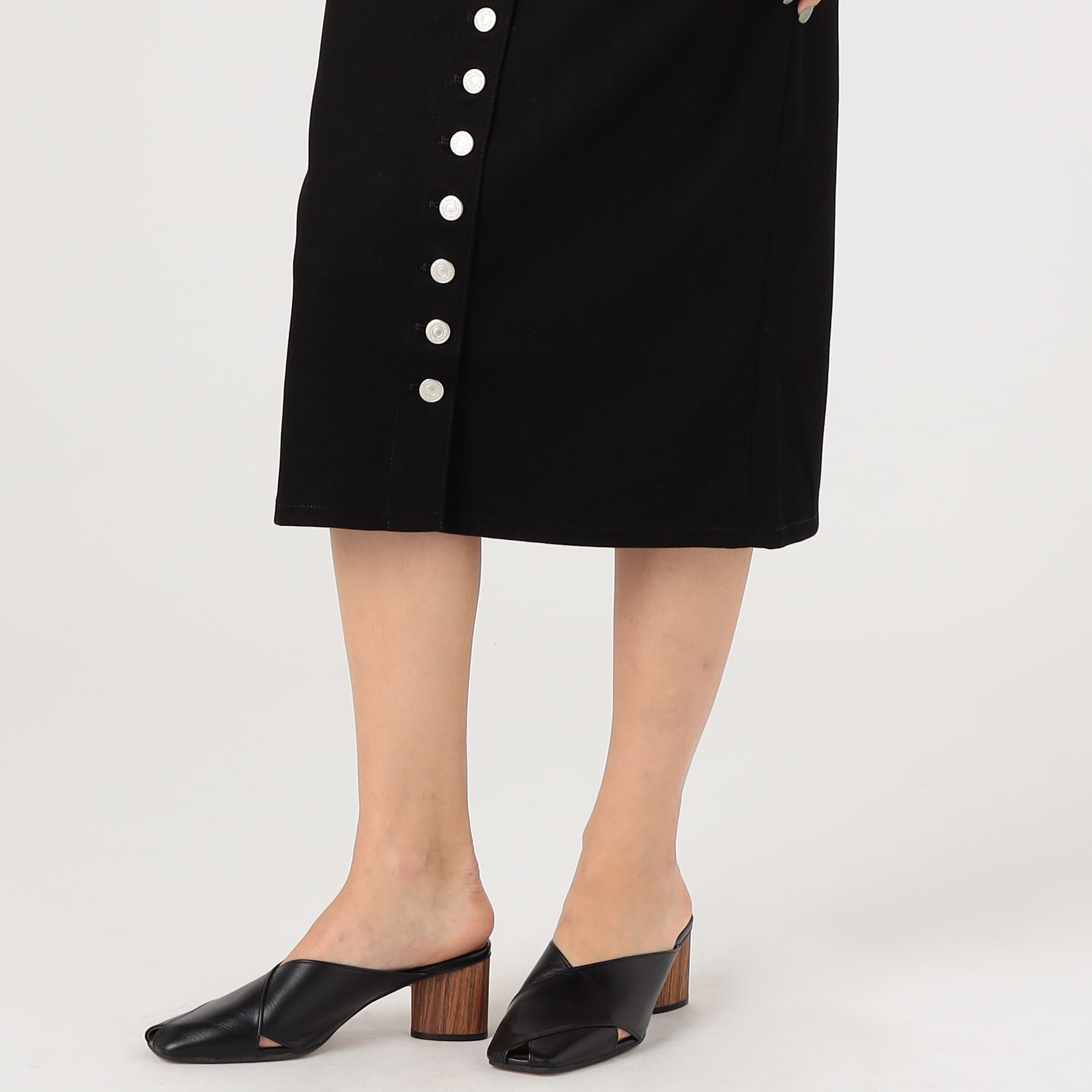 【Courreges】ウールブレンドミディスカート COURREGES | ミディ丈スカート ブラック レディース | YOOX