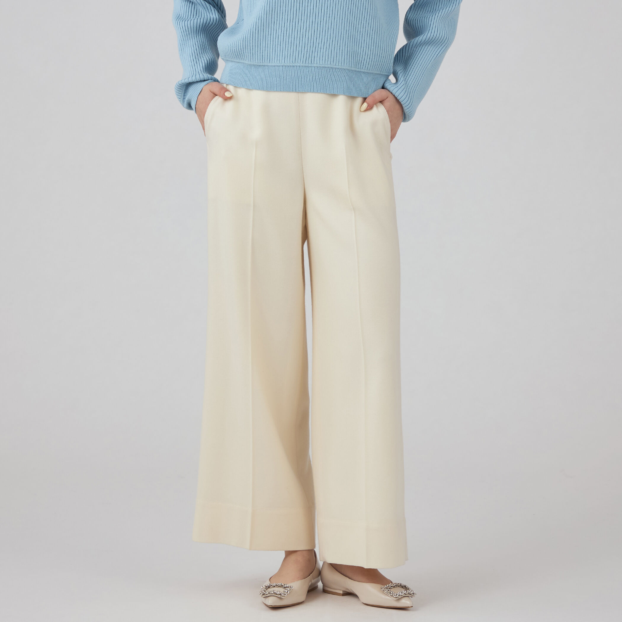 ストレッチボタニー ワイドパンツ｜トゥモローランド 公式通販