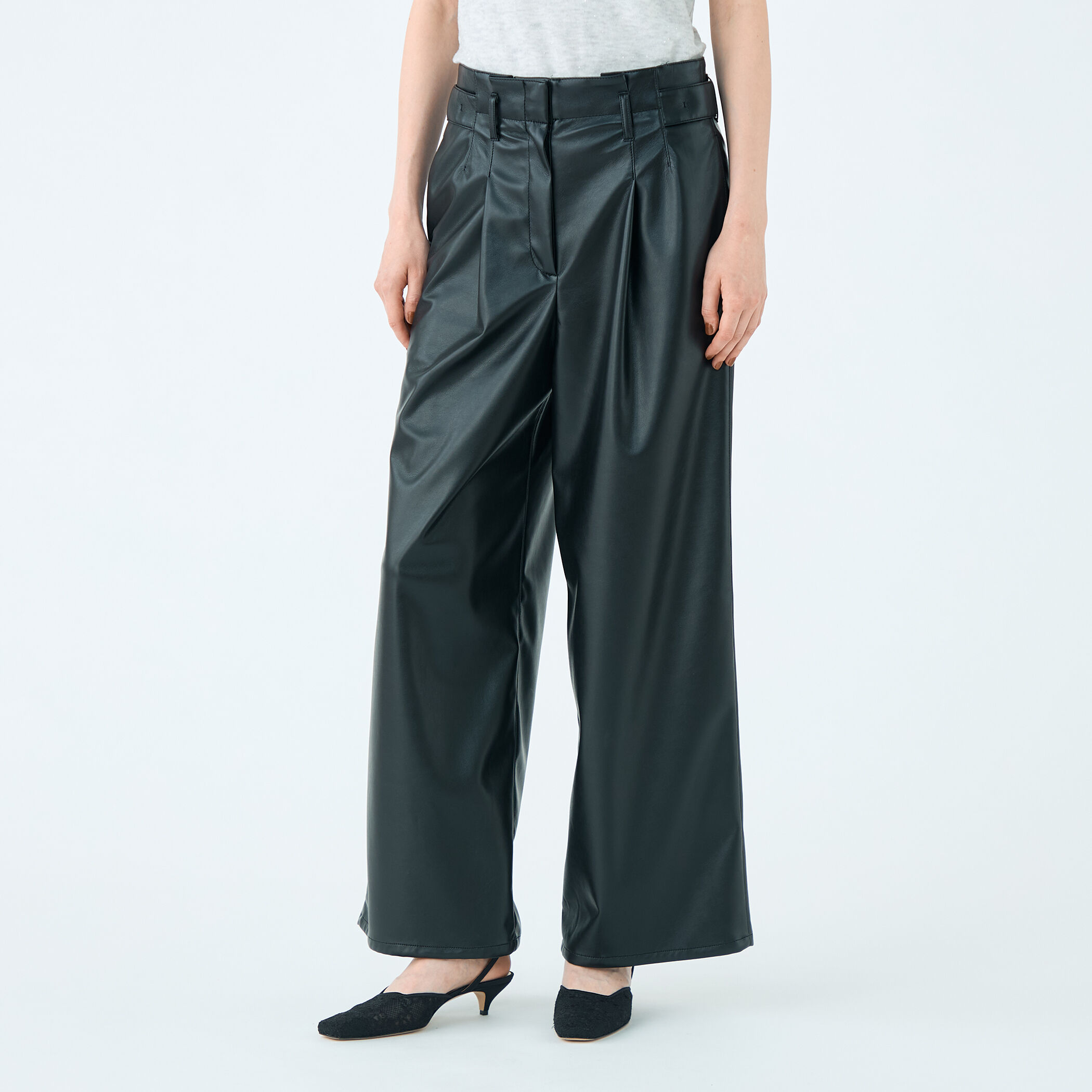 レザーライククロス サイドタブパンツ｜トゥモローランド 公式通販