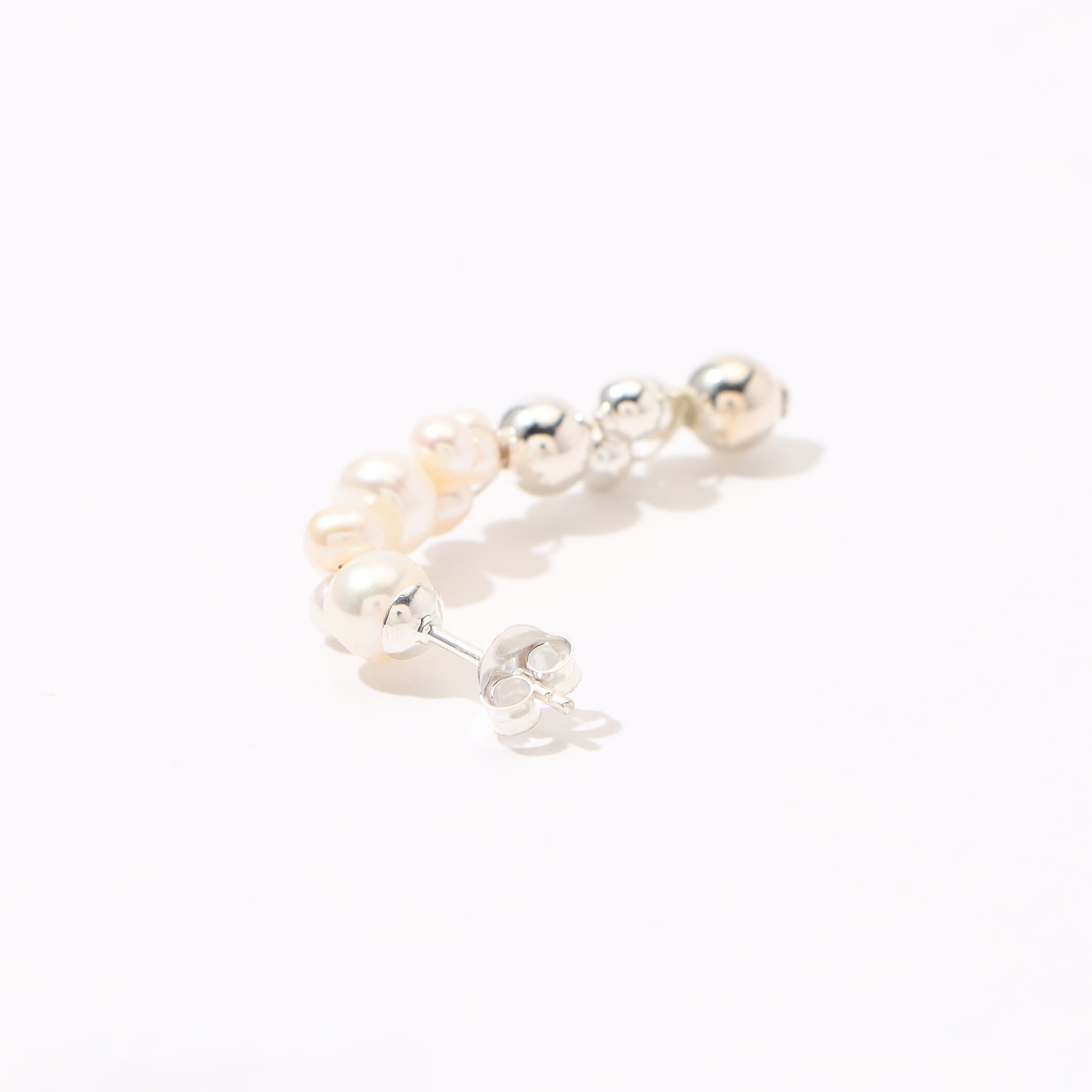 Completedworks silver pearl pierce｜トゥモローランド 公式通販