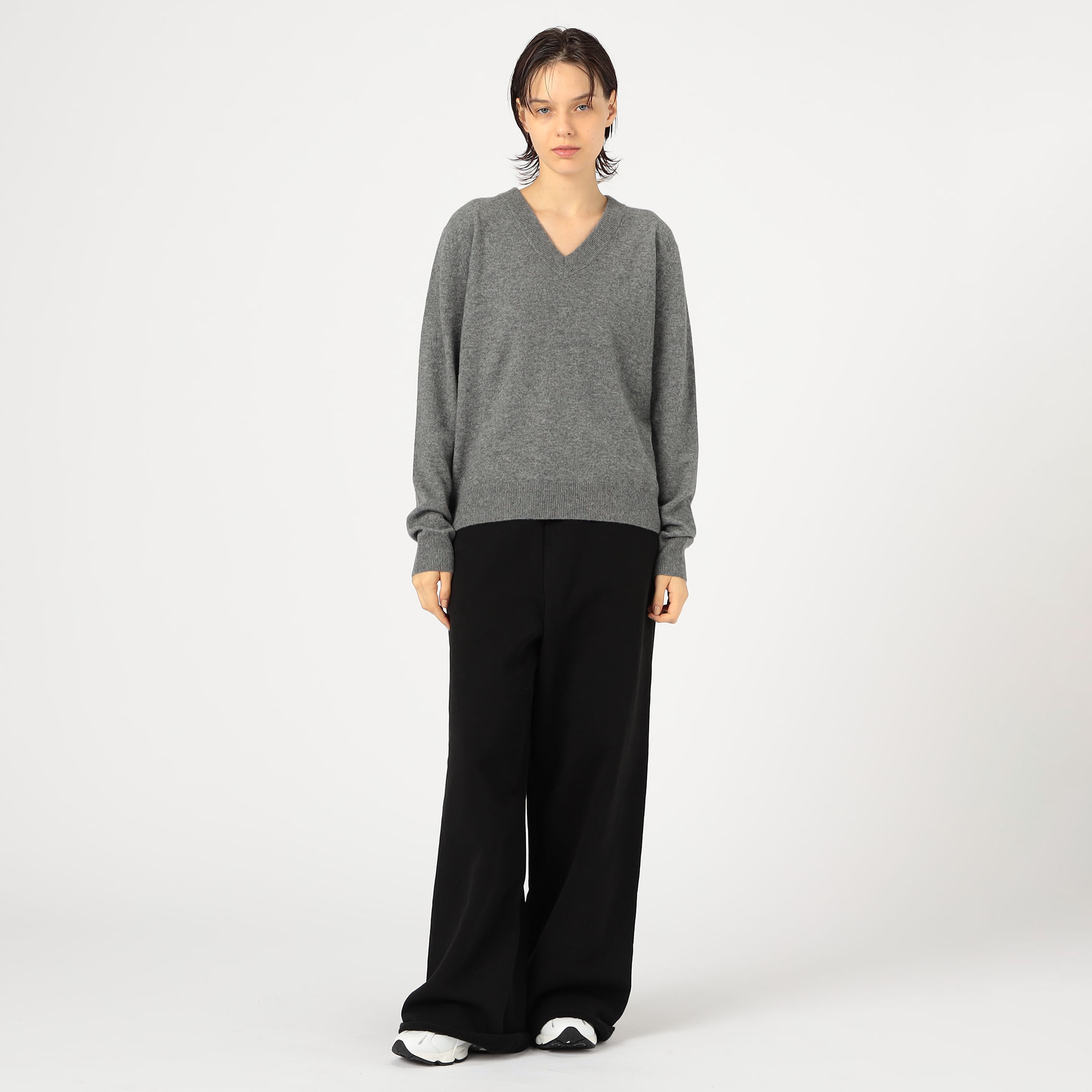 □entire studios KNIT V-NECK｜トゥモローランド 公式通販