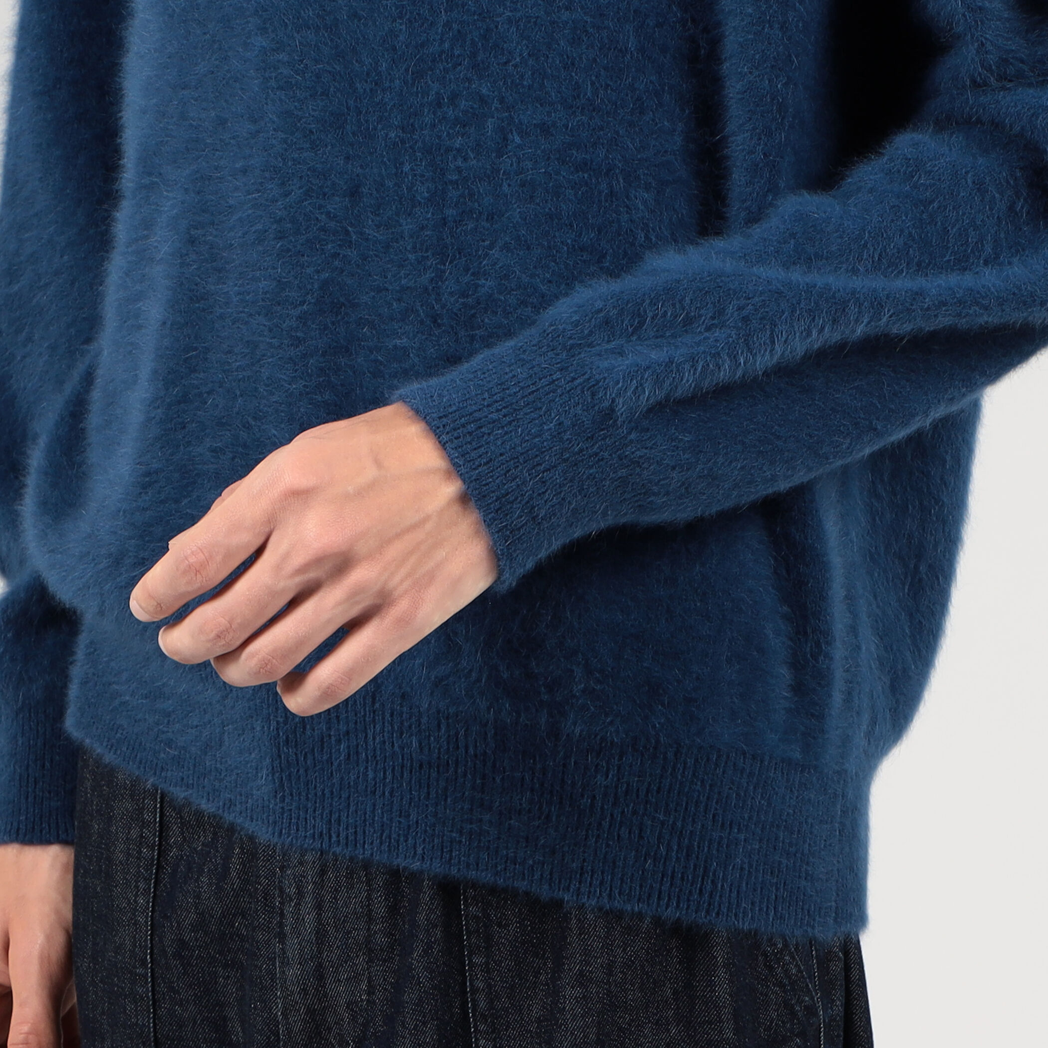 デプレ フォックスカシミヤ　クルーネックプルオーバー　ネイビートゥモローランド フォックスカシミヤ クルーネックプルオーバー | maison TOMORROWLAND