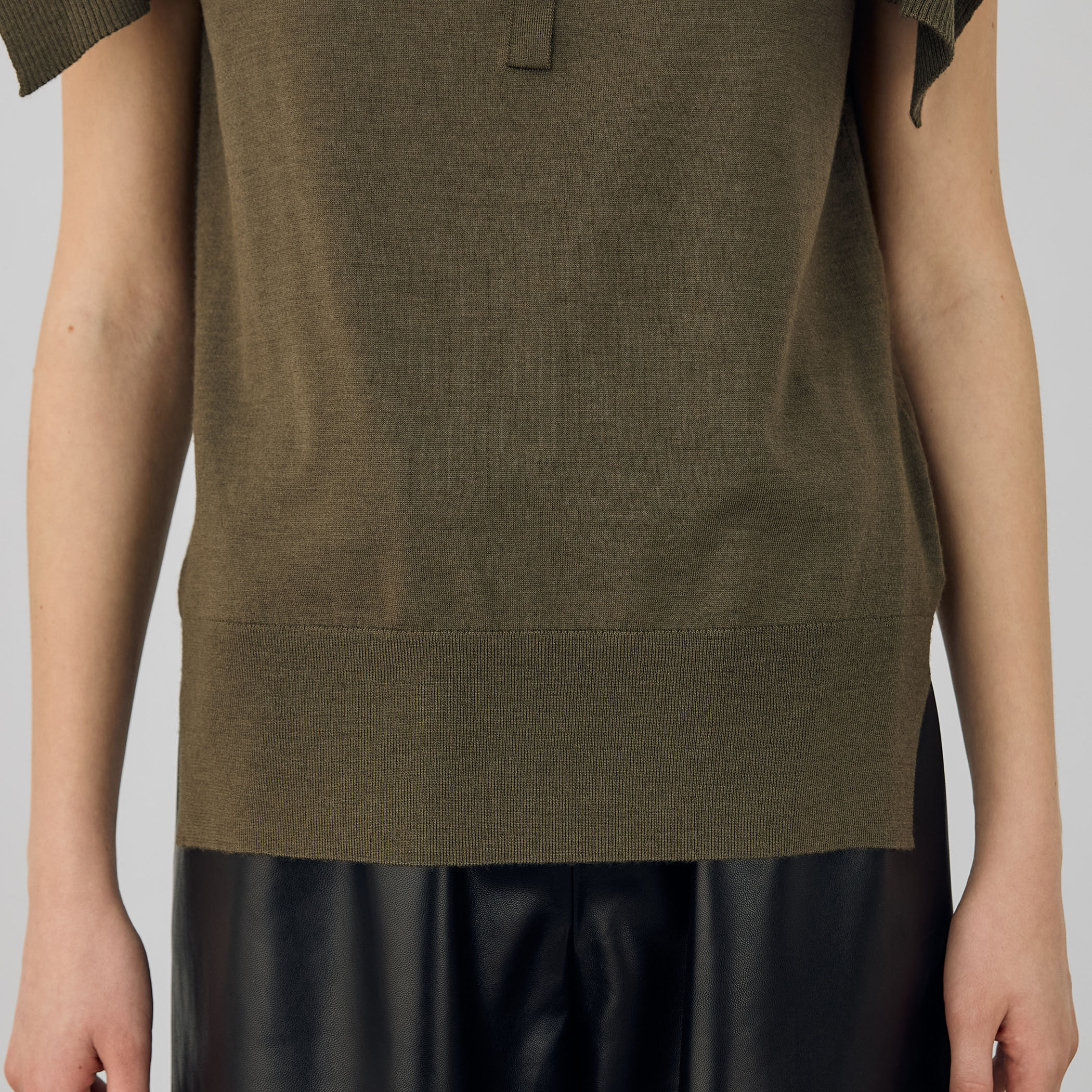 ウーステッドウール ケーププルオーバー｜トゥモローランド 公式通販