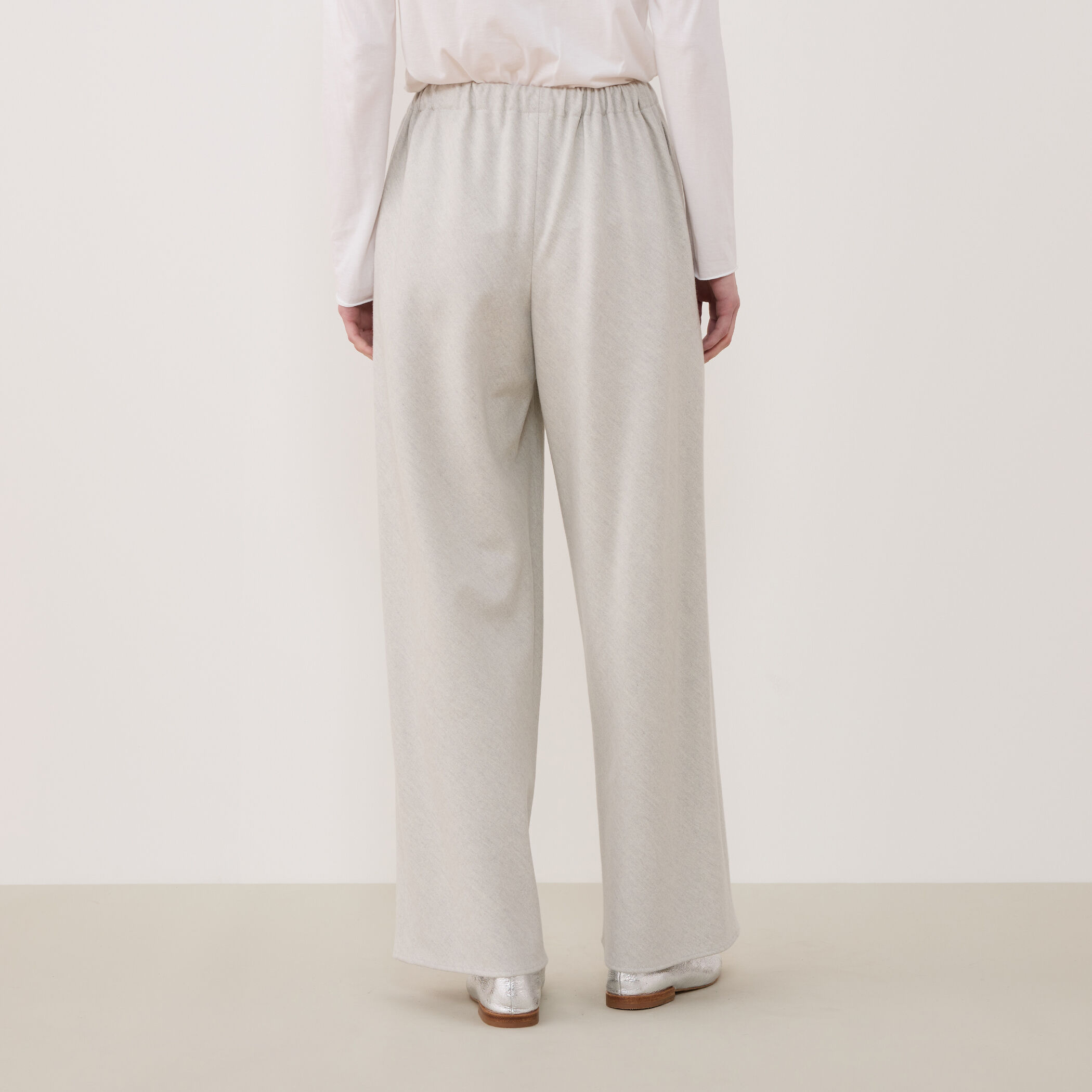 りえページ ウールサキソニー イージーワイドパンツ｜トゥモローランド 公式通販