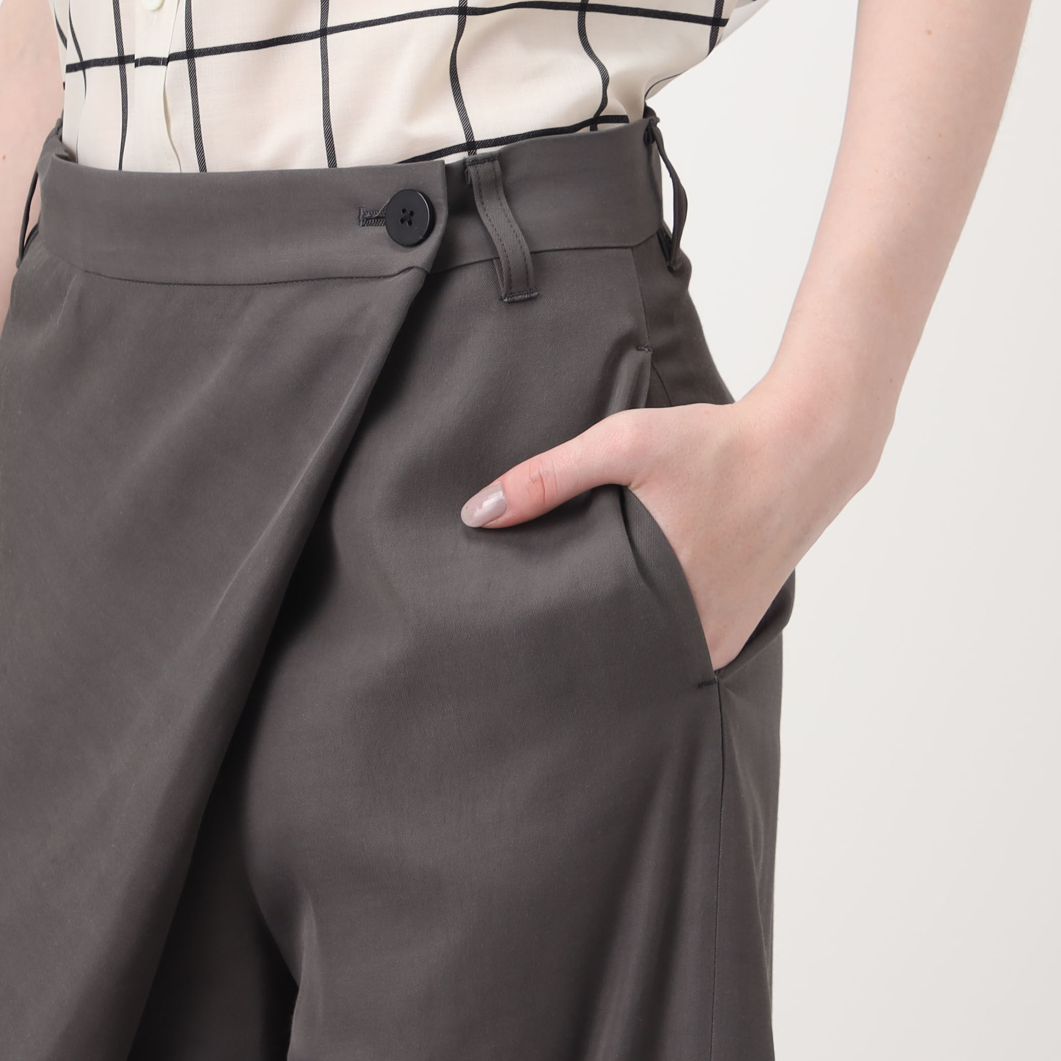 レーヨンシルク ラップスラックス｜トゥモローランド 公式サイト